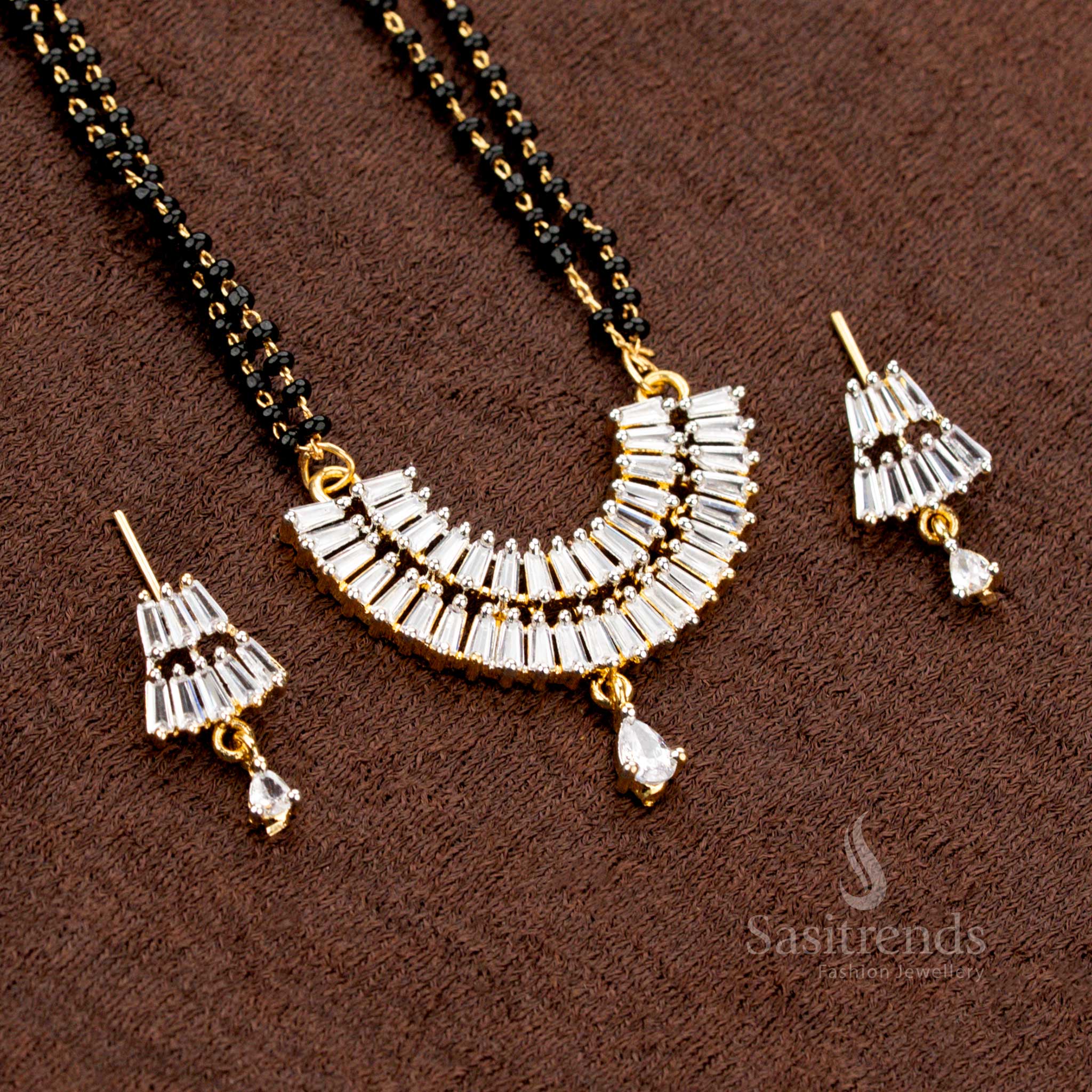 Curved Design AD Pendant Set with Earrings – Traditional Wear