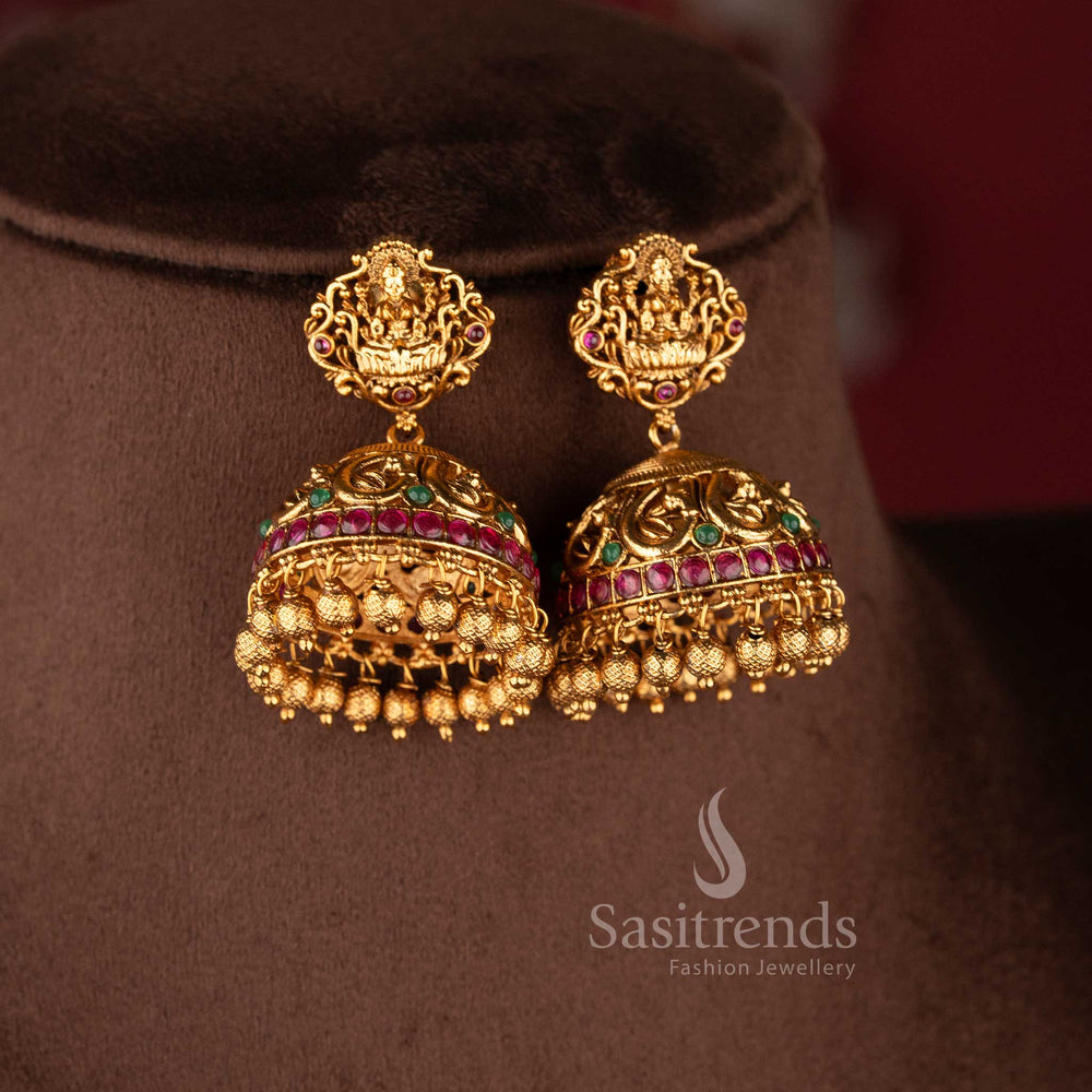 south indian temple jewellery with lakshmi motif coin design necklace and intricate craftsmanship for bridal saree sasitrends