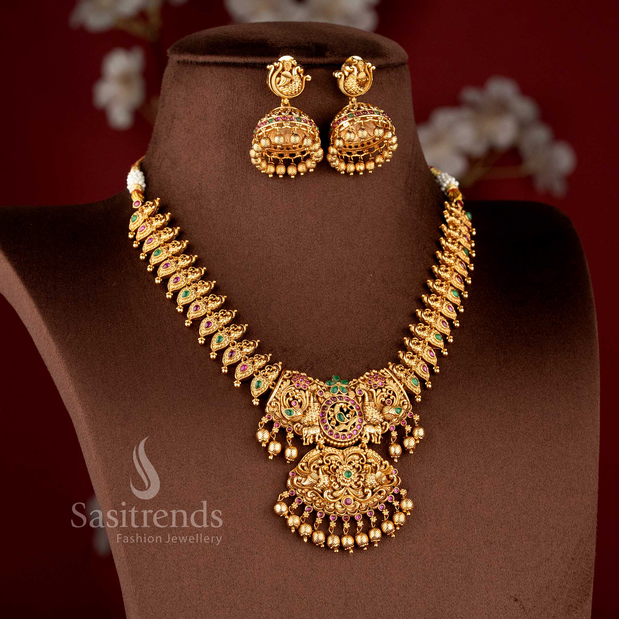 traditional south indian jewellery set with lakshmi motif floral design and intricate craftsmanship for bridal saree sasitrends