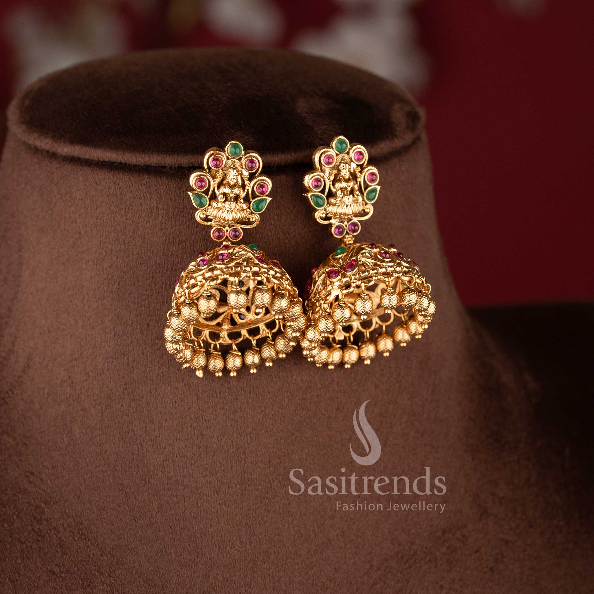 Grand Temple Jewellery Set for brides featuring a wide Lakshmi fan-pendant and a double-row Kasu (coin) choker band - Sasitrends