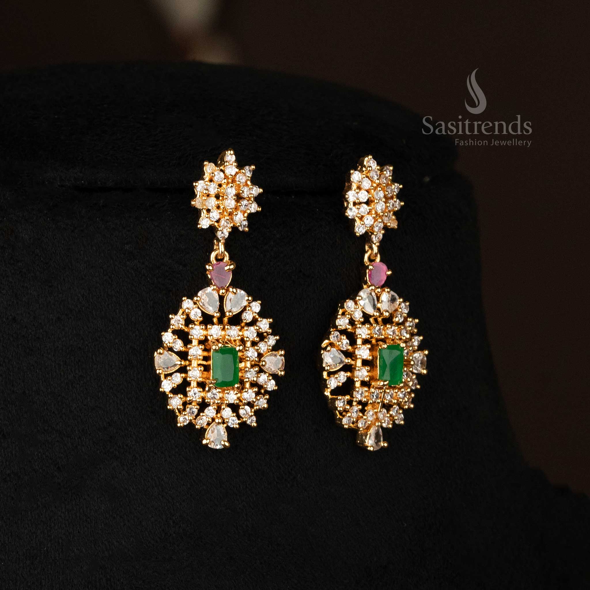 Elegant American diamond necklace with a floral design and matching earrings - Sasitrends