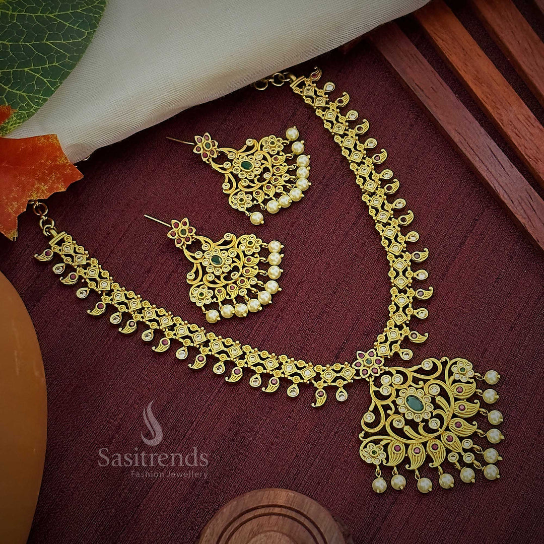 New trendy temple matte gold plated floral pendant pearl jewellery set for women – latest traditional elegance with classic kemp stone detailing and soft pearl accents – Sasitrends