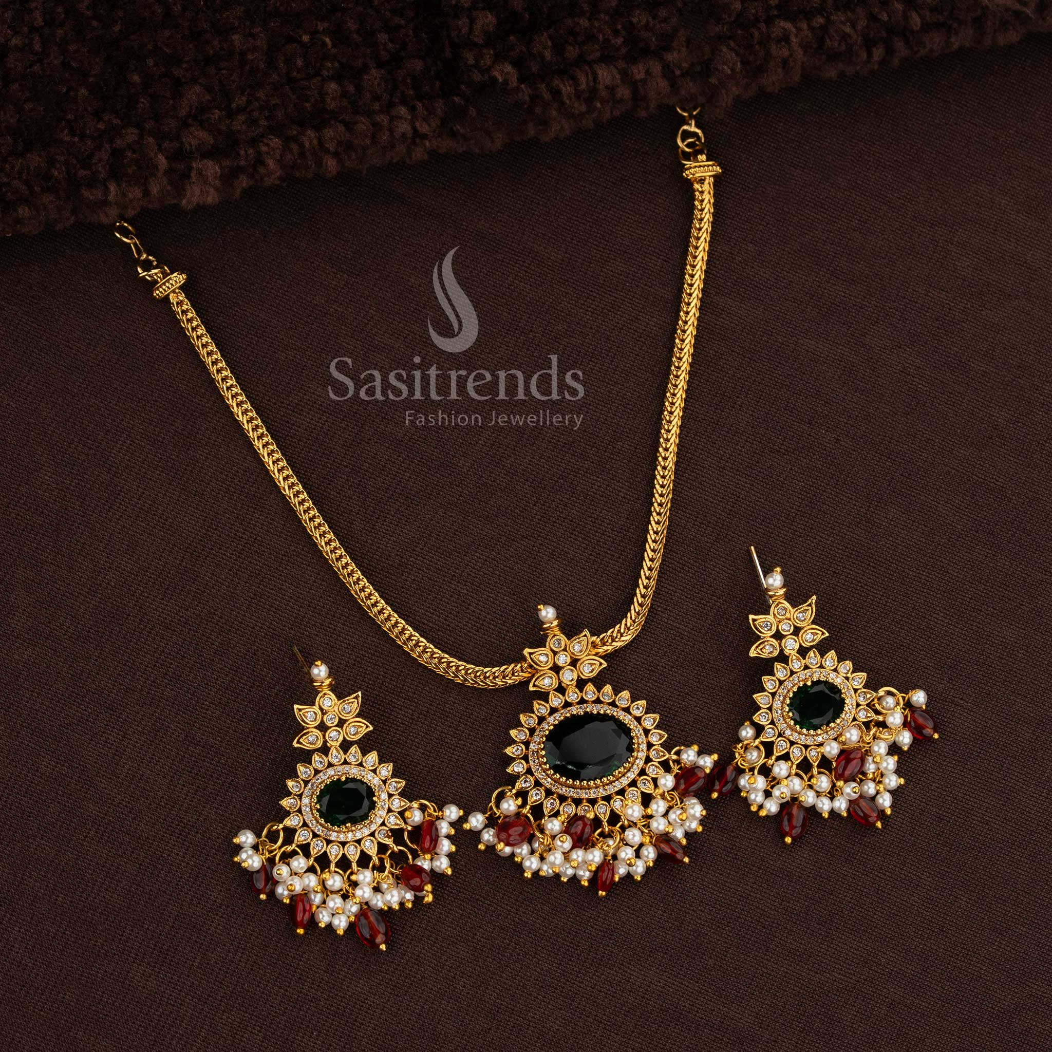 Oval matte gold necklace with Green Red Pearl AD stones, pearls, and glass beads - Sasitrends
