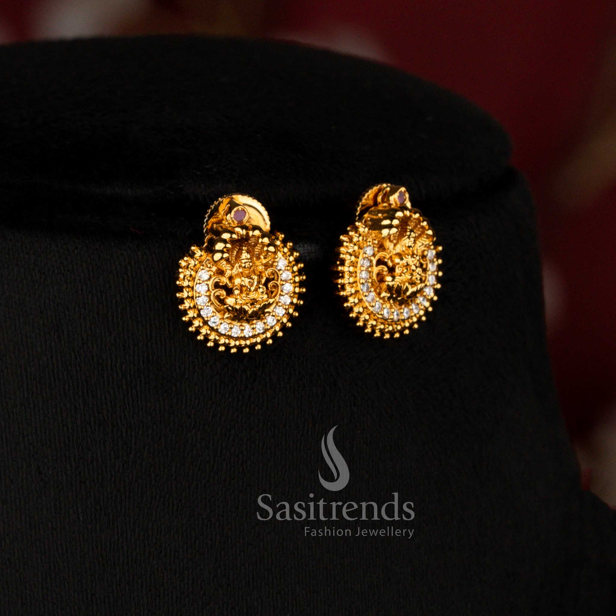 South Indian temple choker necklace set for weddings and festive occasions - Sasitrends