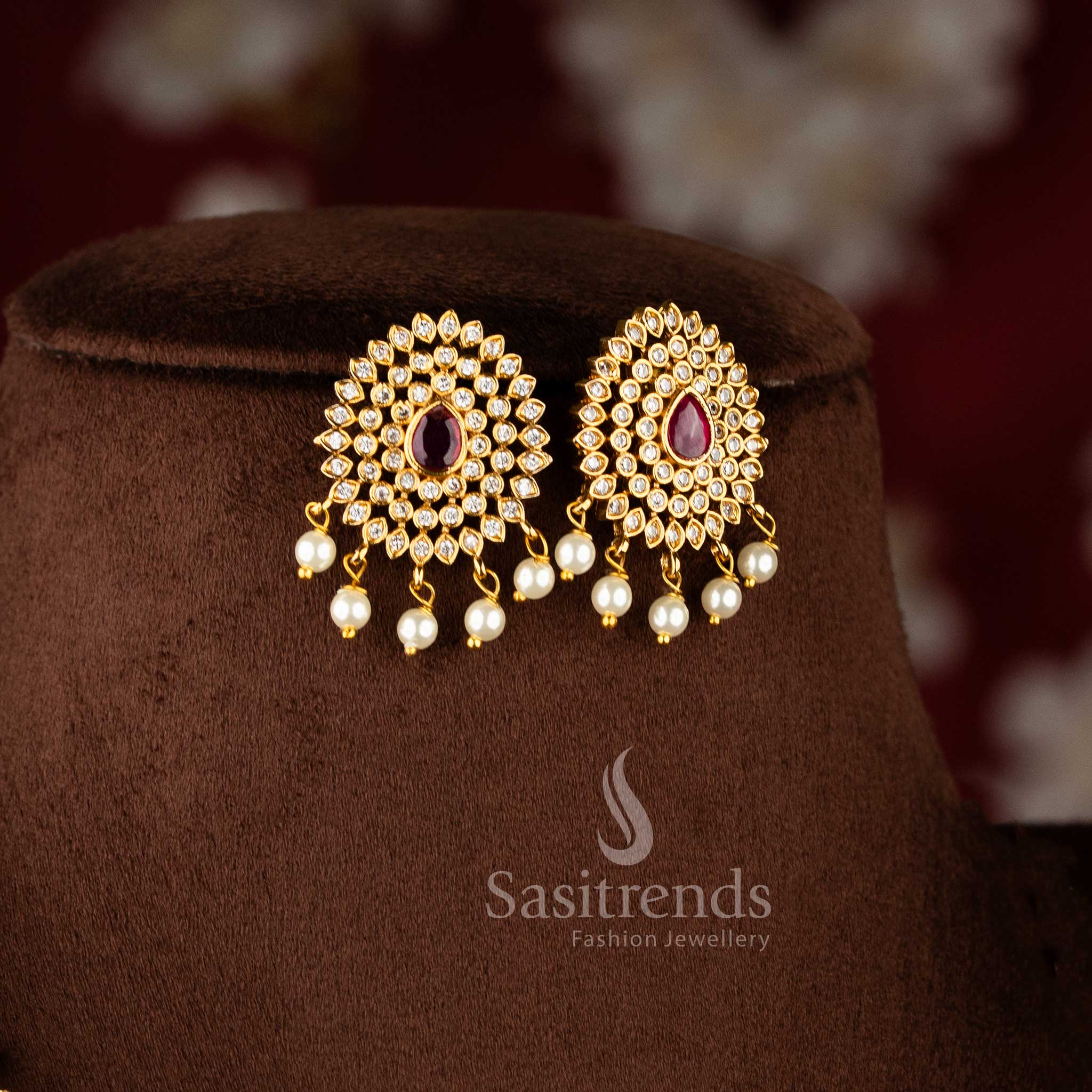 Matte Gold Temple Style White Ruby Pearl Jewellery Set With Floral Pendant – Sasitrends