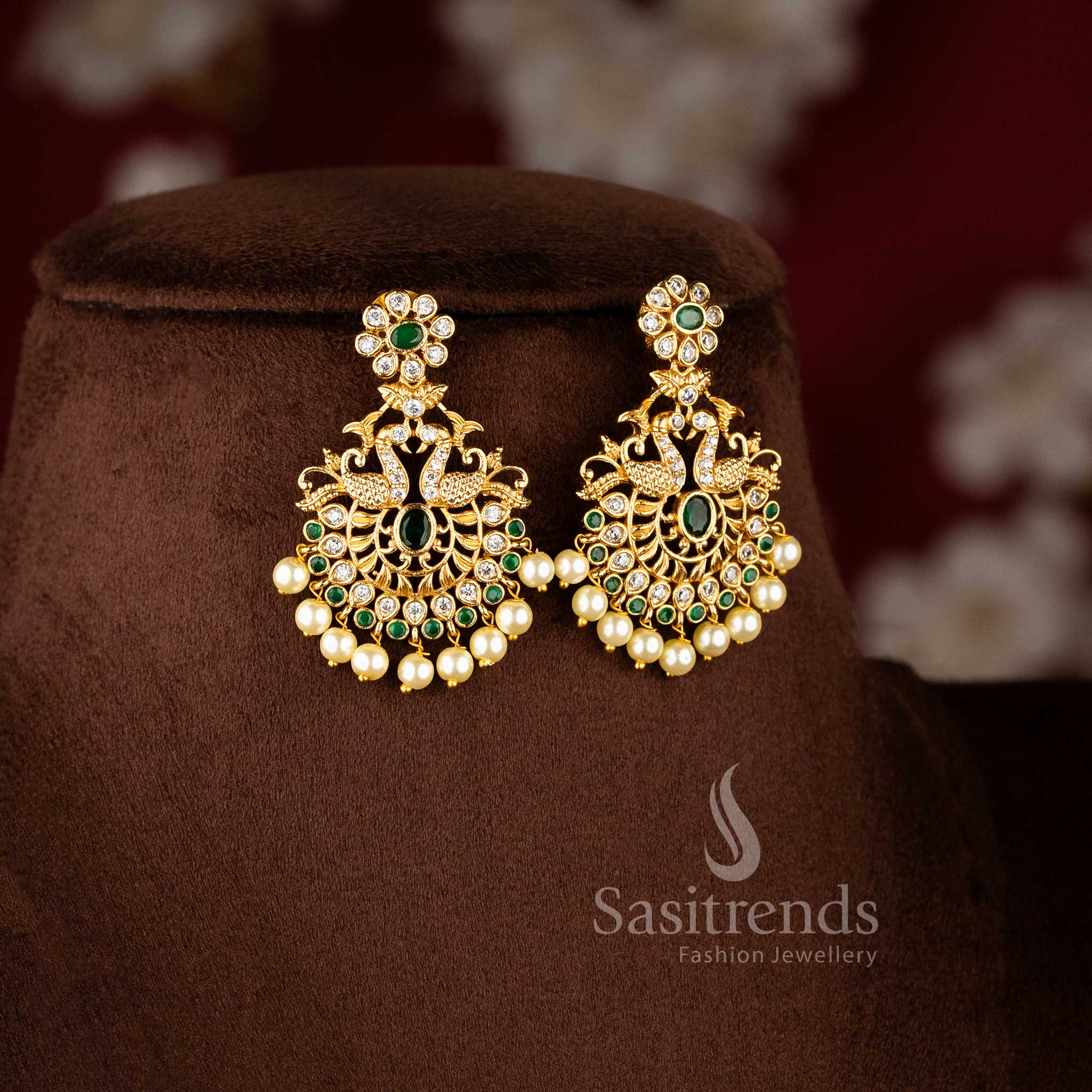 Matte Gold Plated Jewellery Set With AD Stones And Traditional Finesse – A Serene Mix Of White-Green Sparkle – Sasitrends