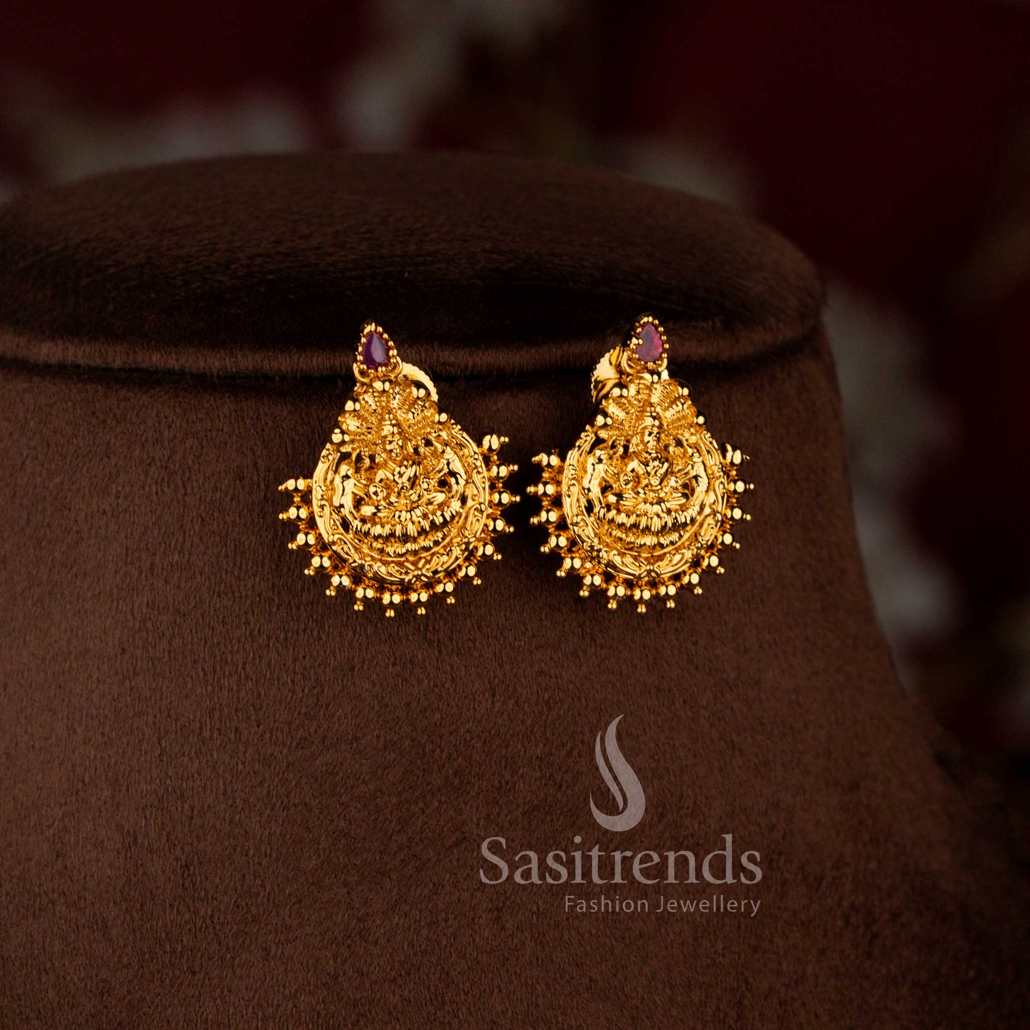 Temple Matte Gold Plated Lakshmi Pearl Beaded Pendant Necklace Jewellery Set - Sasitrends