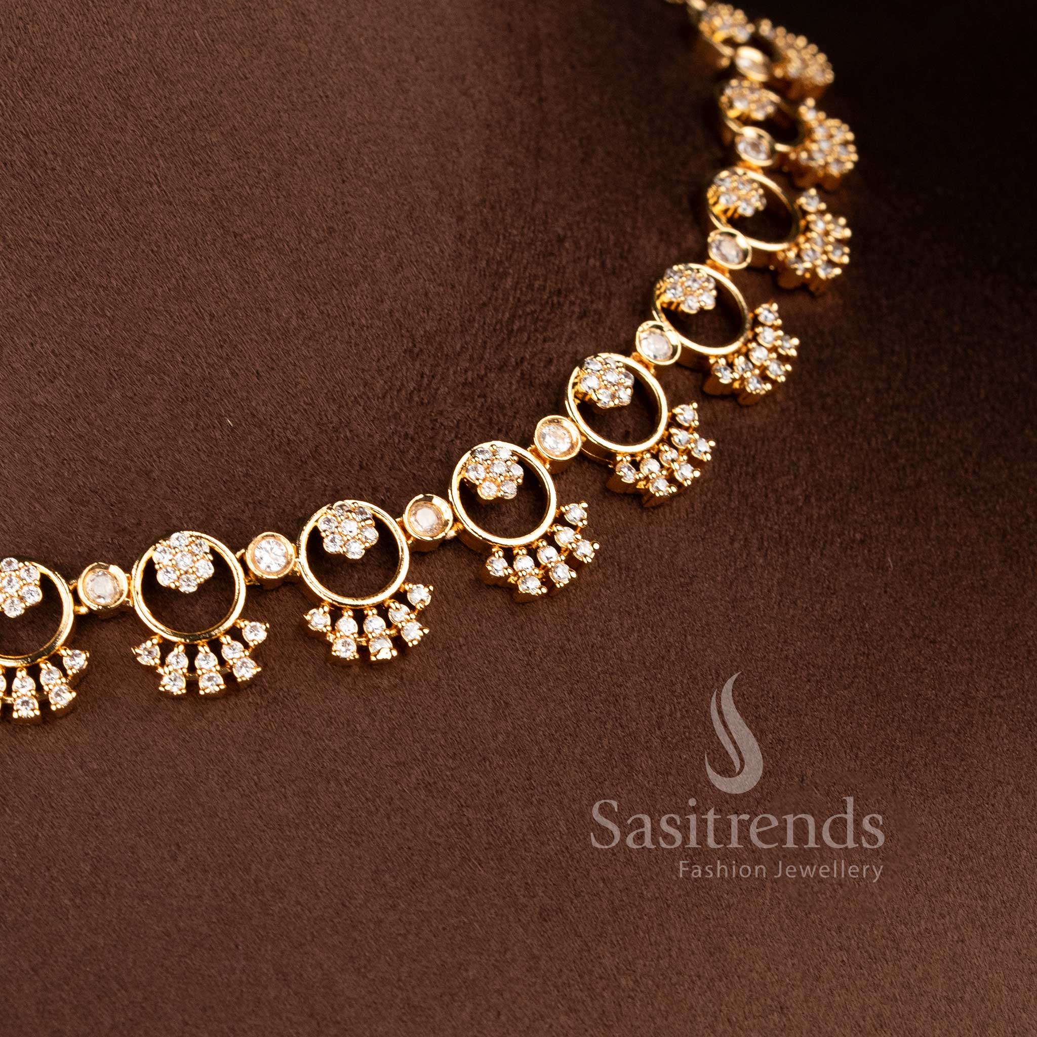 Attractive Flower Pendant Necklace Set - Perfect for Traditional Occasions - Sasitrends

