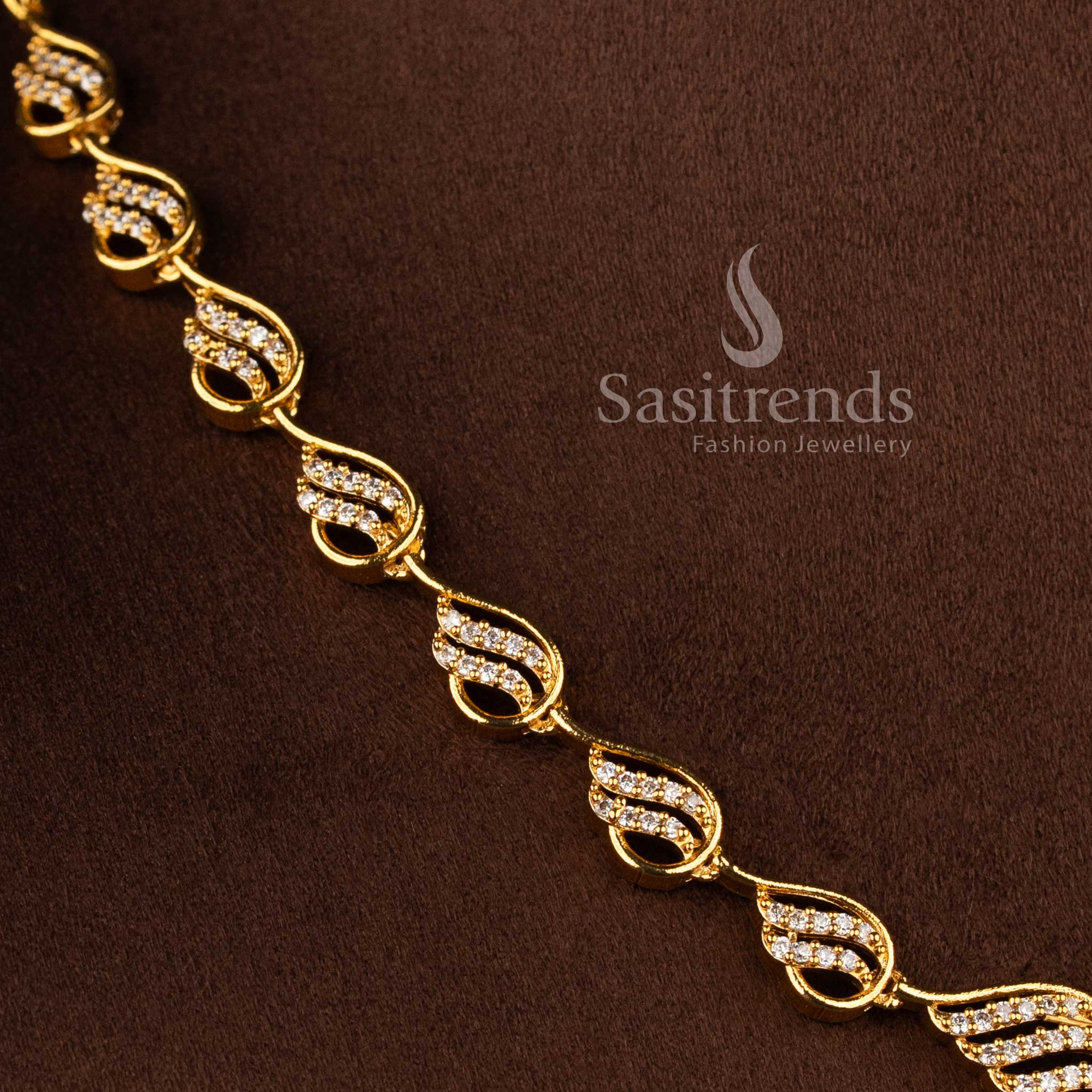 Traditional American Diamond necklace jewellery set with shimmering leaf design and hanging water drop pendant finish - Sasitrends.