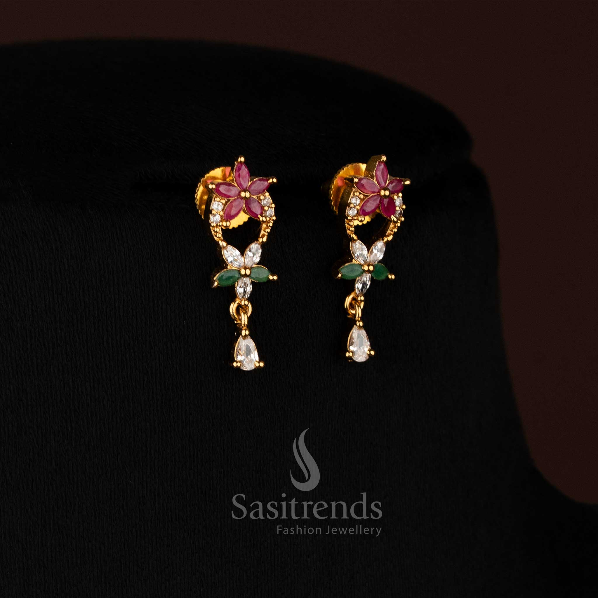 Matte Gold American Diamond Round Cut Necklace Set with Elegant Floral Petal Design for Festive Wear – sasitrends