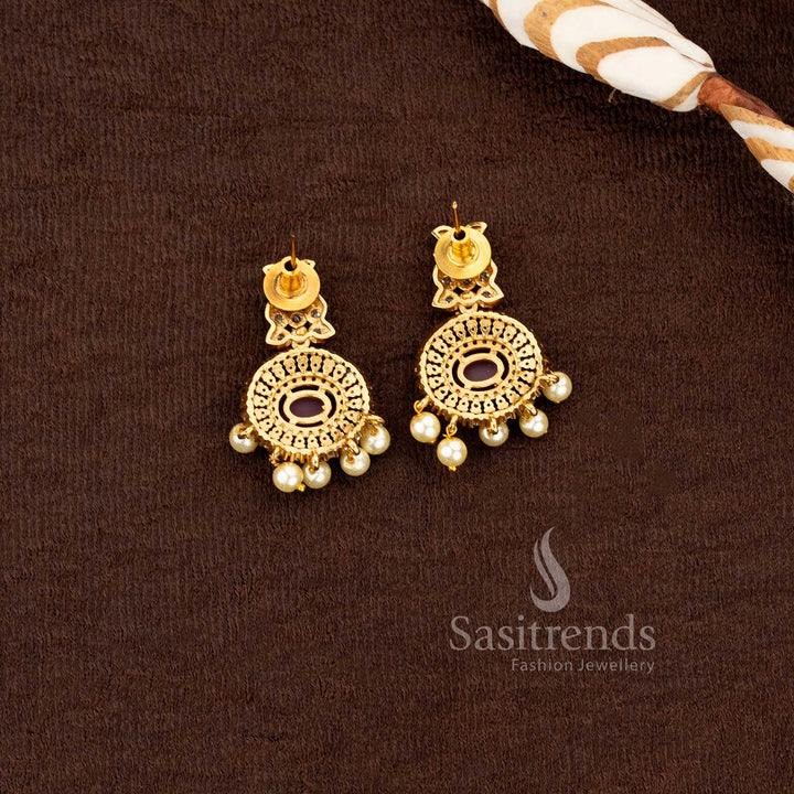 dazzling sunburst design matte finish pendant set with emerald center and pearls sasitrends