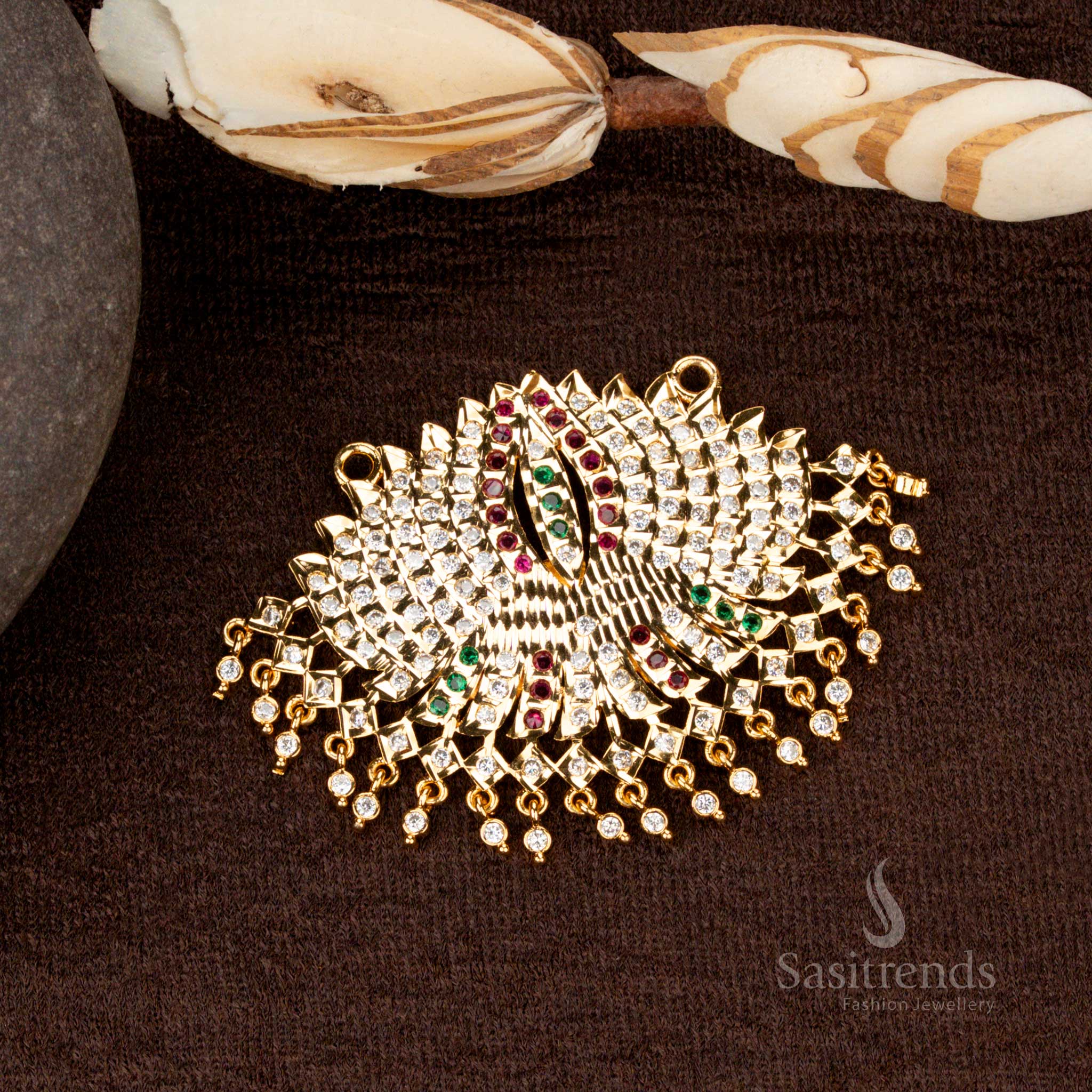 Elegant Flower Pendant Necklace Set - Perfect for Traditional Occasions