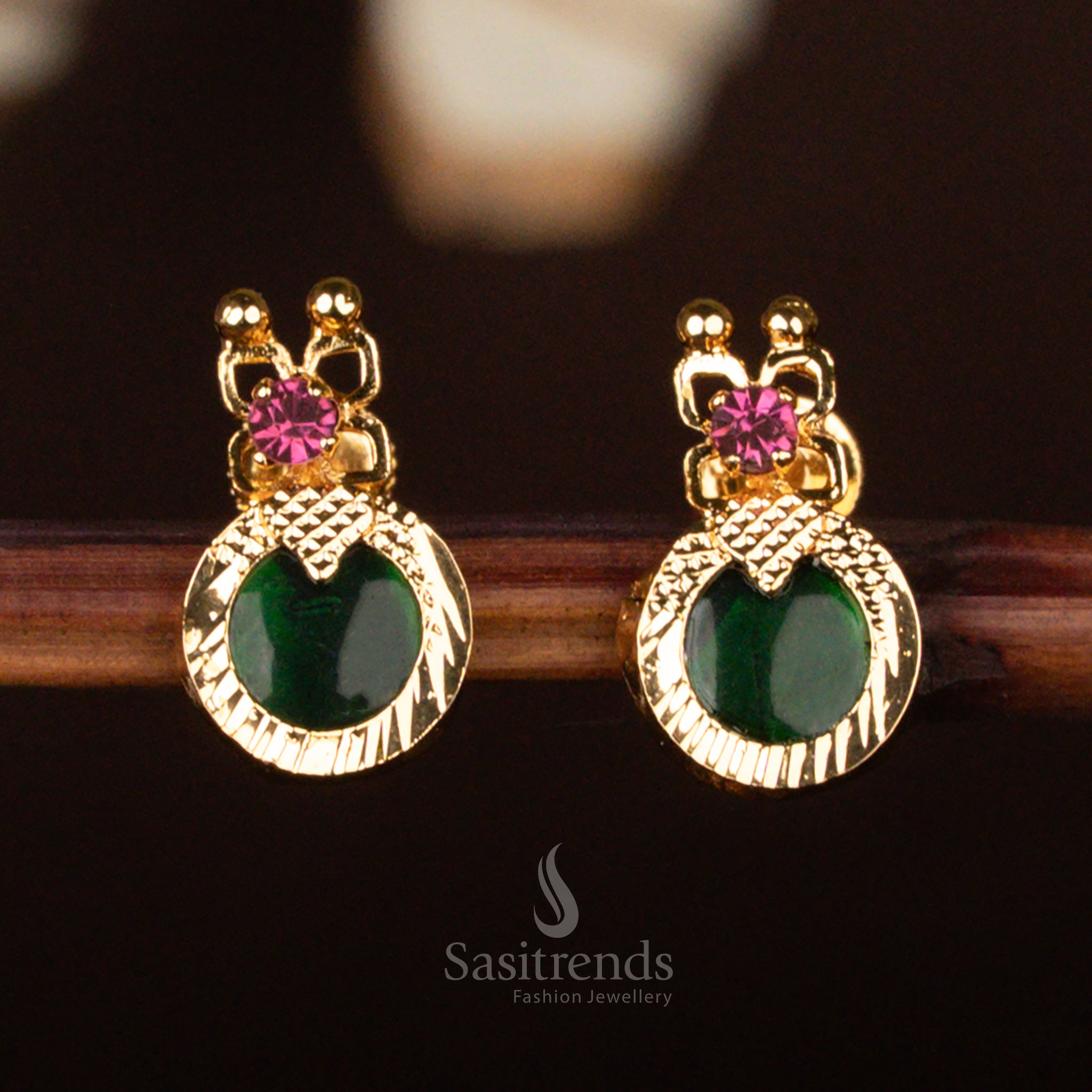 Temple wear Plain Palakka earrings, featuring intricate gold finishing and traditional design – Sasitrends