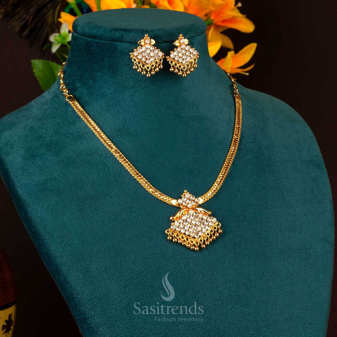  Beautiful graceful Kerala style micro gold plated white floral pendant elegant necklace set with earrings, showcasing delicate patterns and a refined finish - Sasitrends