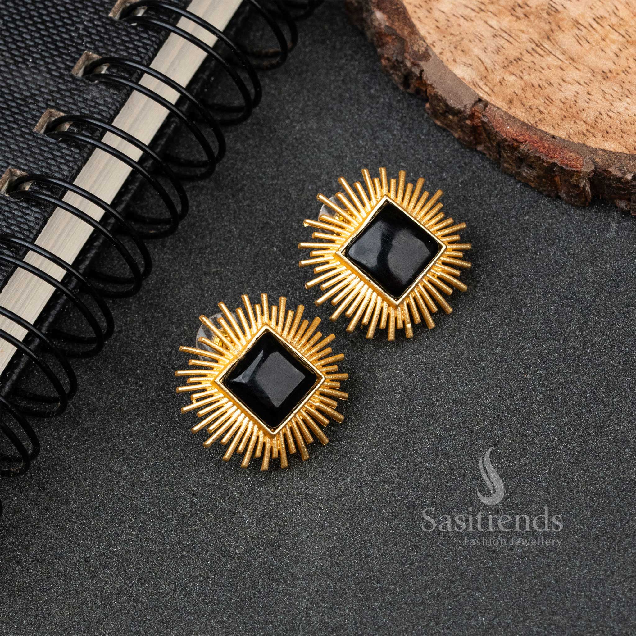 Pretty Gold Plated Rectangle Monalisa Stone Push Back Earrings 