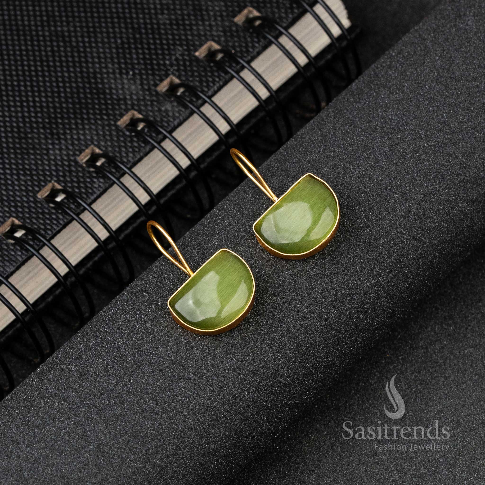 Fantastic Gold Plated Parrot Green Monalisa Stone Fish Hook Earrings 