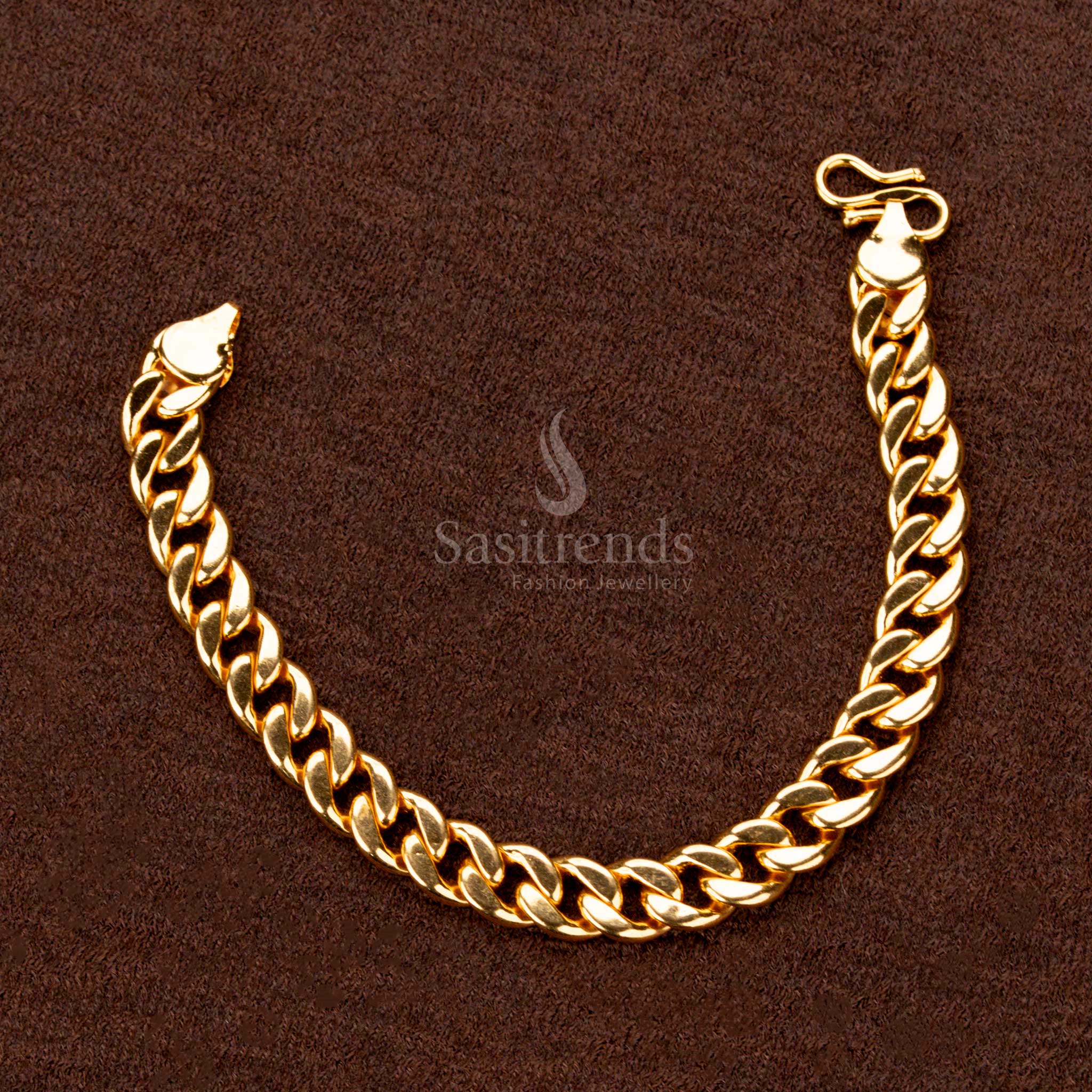 Elegant and trendy one-gram micro gold plated men's bracelet, a classy and luxurious jewellery piece - Sasitrends