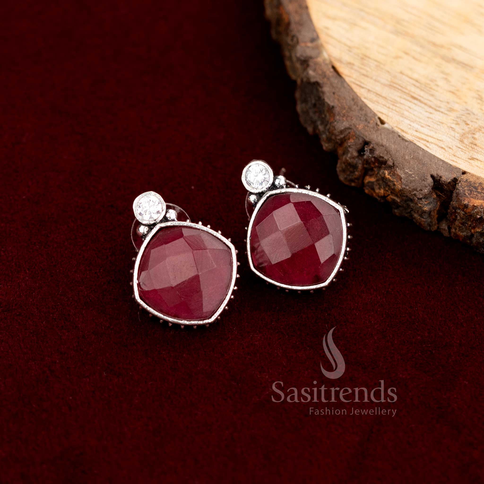 Ethnic oxidised cushion and crystal stud earrings for Navarathri - Sasitrends