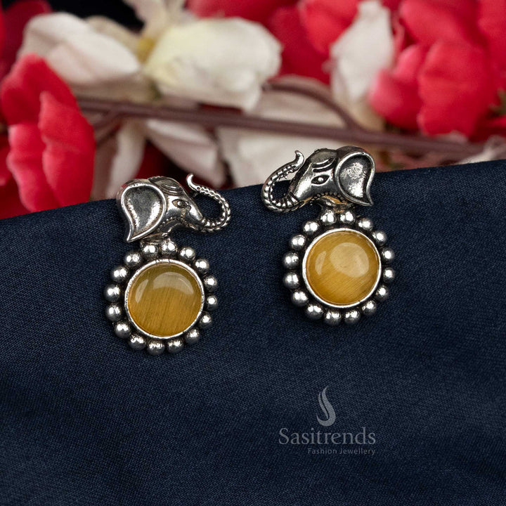 Oxidised stud earrings with elephant head and round stone - Sasitrends