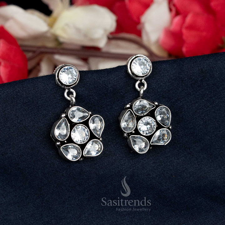 Oxidised earrings with crystal floral pattern - Sasitrends