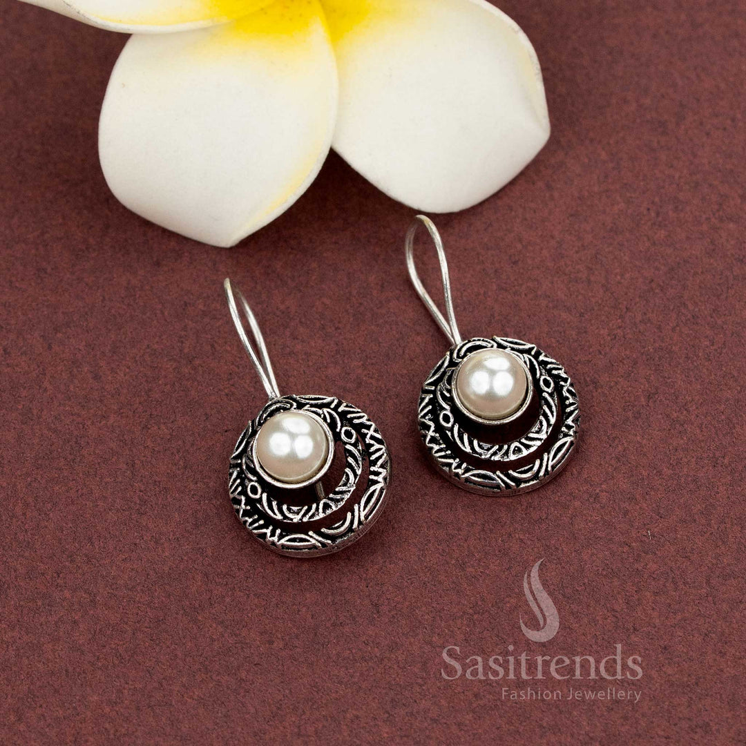 Elegant Casual Wear Oxidised Engraved Crescent Earrings with Center Natural Stone - Sasitrends - Sasitrends