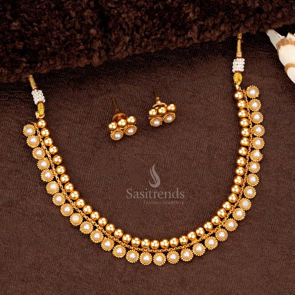 Matte gold-plated necklace set with pearl beads and stone accents - Sasitrends