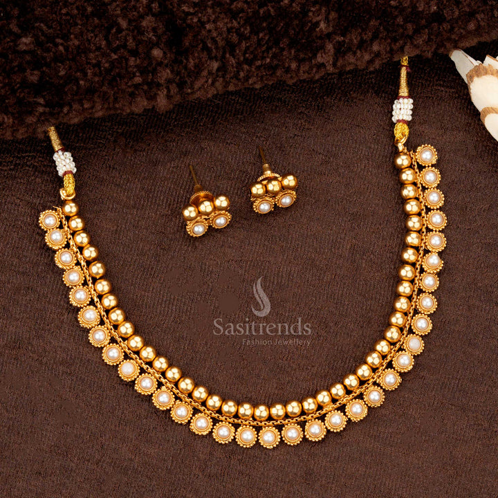 Matte gold-plated necklace set with pearl beads and stone accents - Sasitrends