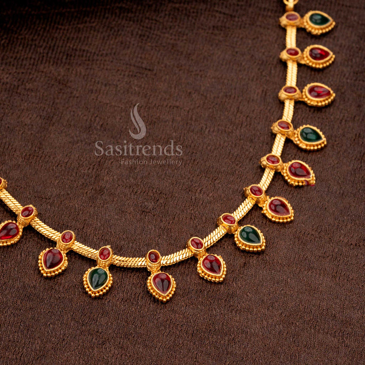 Traditional ruby-green drop-motif temple necklace in a classic style - Sasitrends