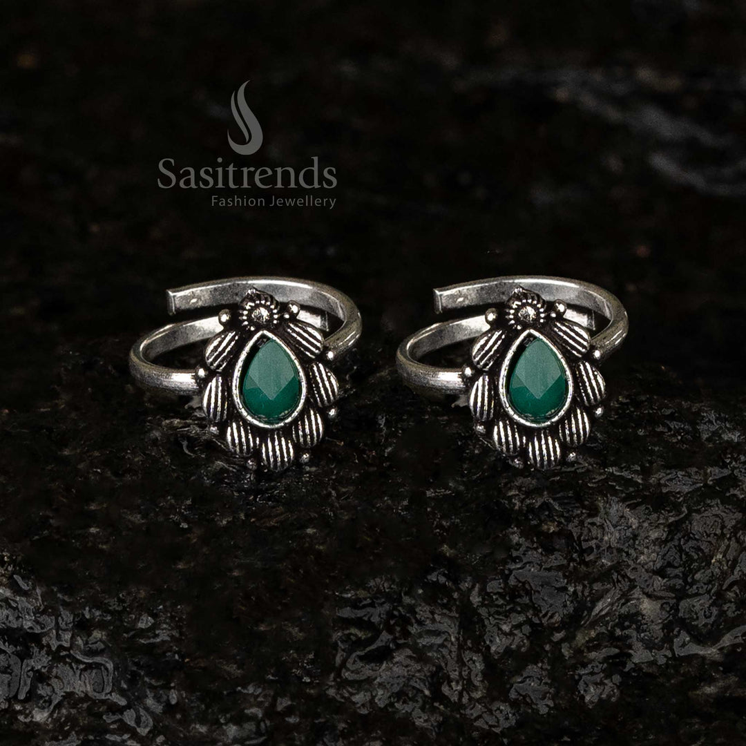 Adjustable green teardrop toe ring with oxidised silver petal motif and comfortable fit - Sasitrends