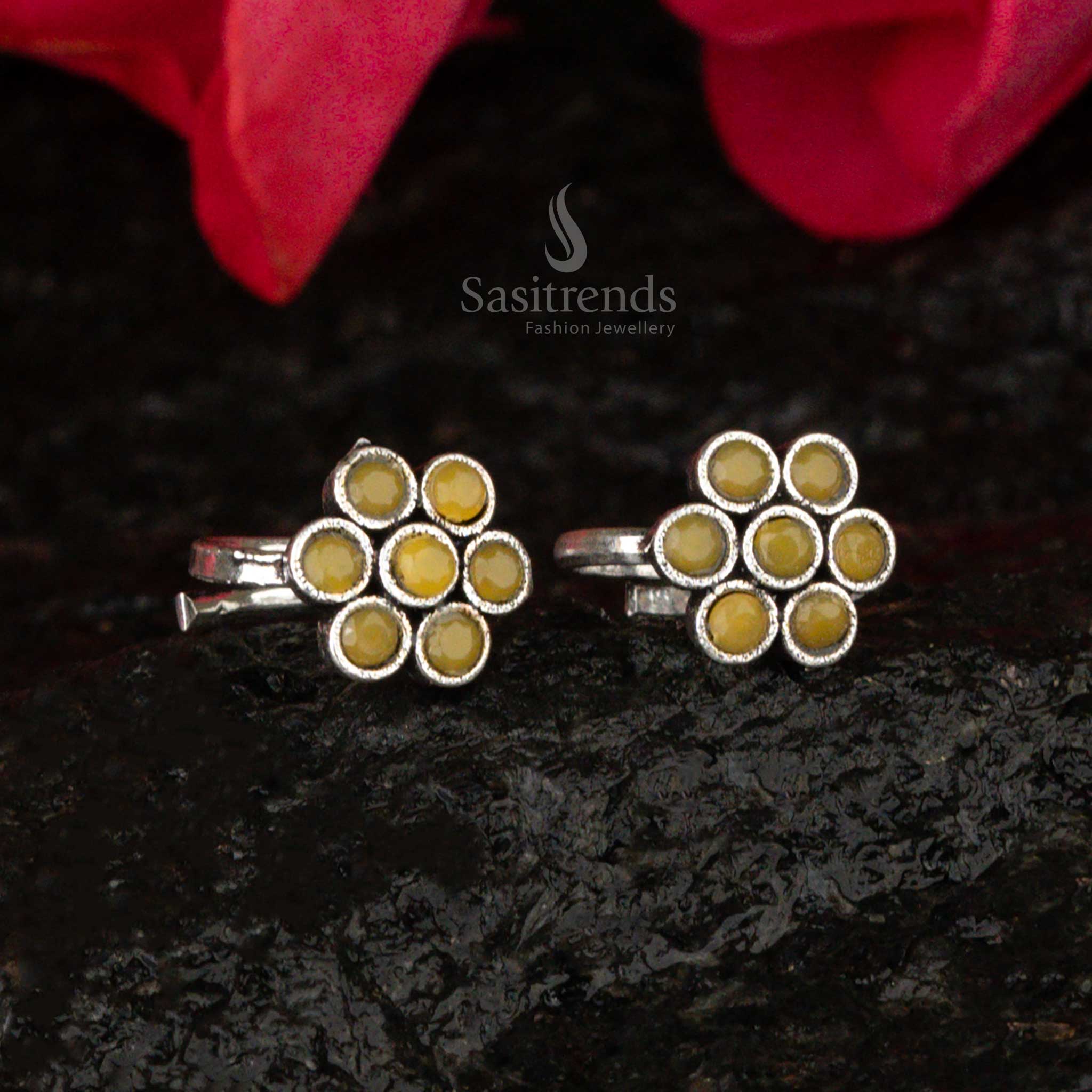 Oxidised adjustable toe ring with a vibrant yellow gemstone in a floral design, creating a warm golden glow with vintage appeal - Sasitrends
