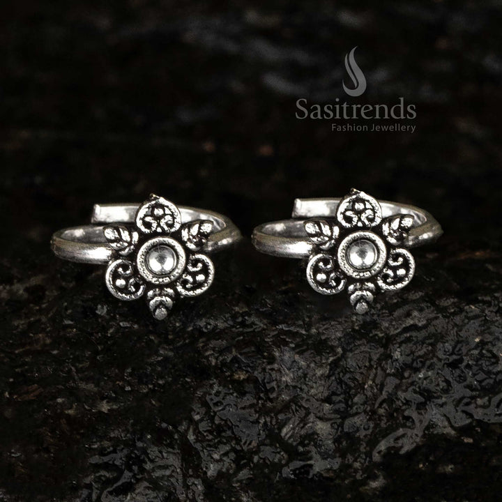 Gorgeous Oxidised Adjustable Round Stone Toe Rings with Swirl and Leaf Design For Temple Events - Sasitrends