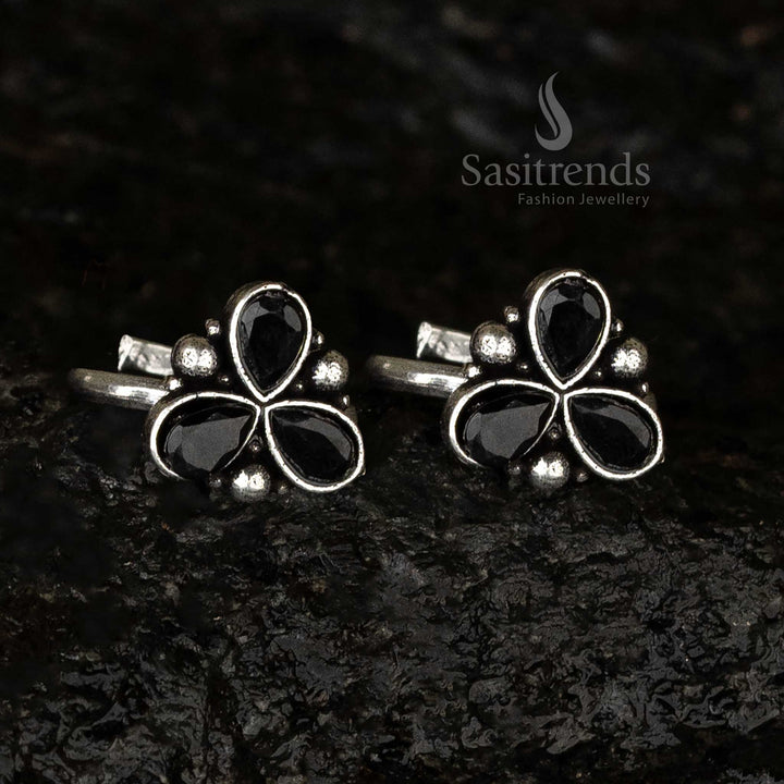 Oxidised adjustable toe ring featuring three teardrop-shaped black onyx stones with intricate bead accents, evoking timeless midnight elegance - Sasitrends