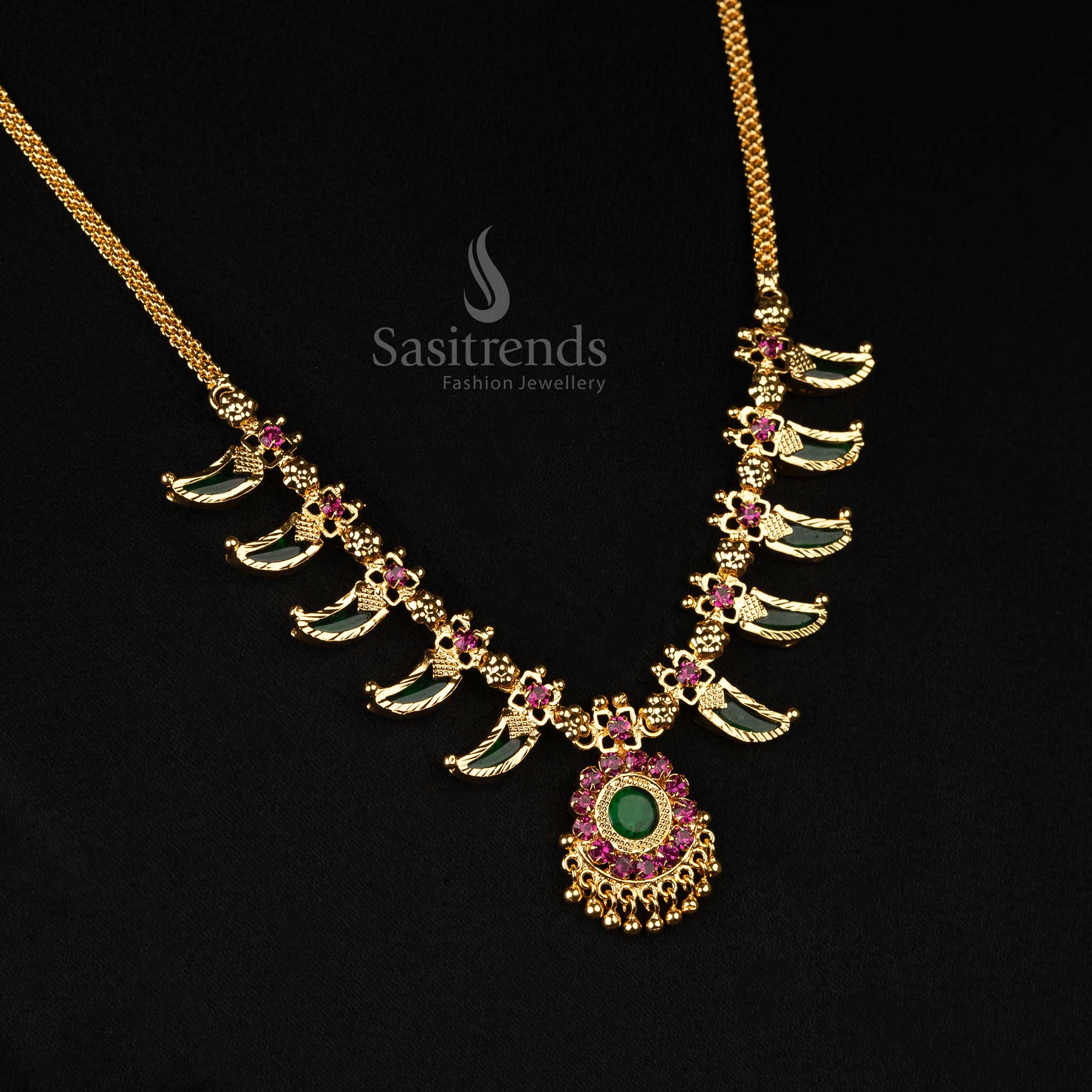Intricate Kerala Palakka necklace in one gram micro gold plated with 5 petal design and guaranteed 24 carat look for premium jewellery selections - Sasitrends