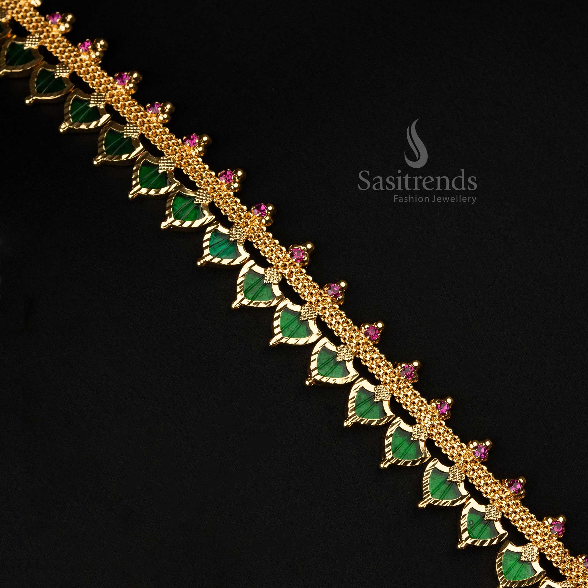 Traditional Palakka Design Necklace with Pink Stones - Micro Gold Plated - Sasitrends