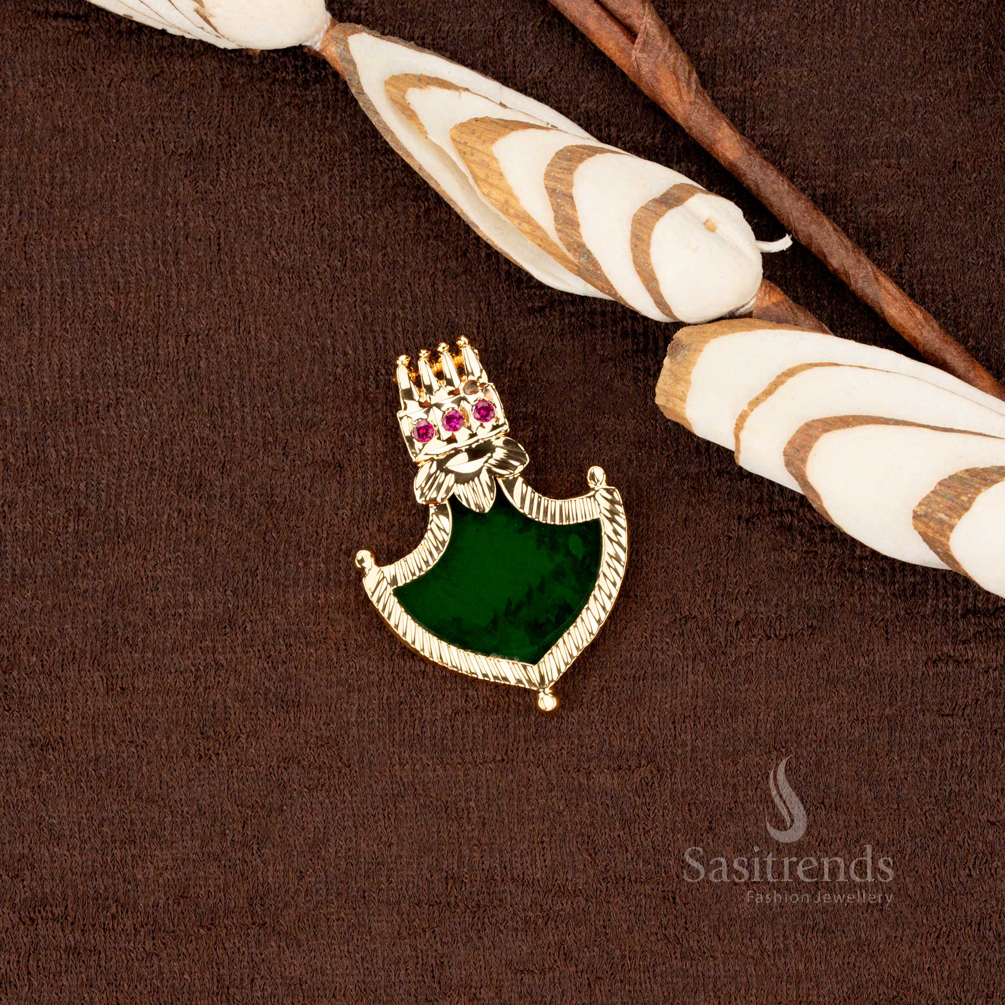 Kerala-style 24-carat pure gold plated 3 AD Stone Palakka pendant, intricate craftsmanship – Sasitrends