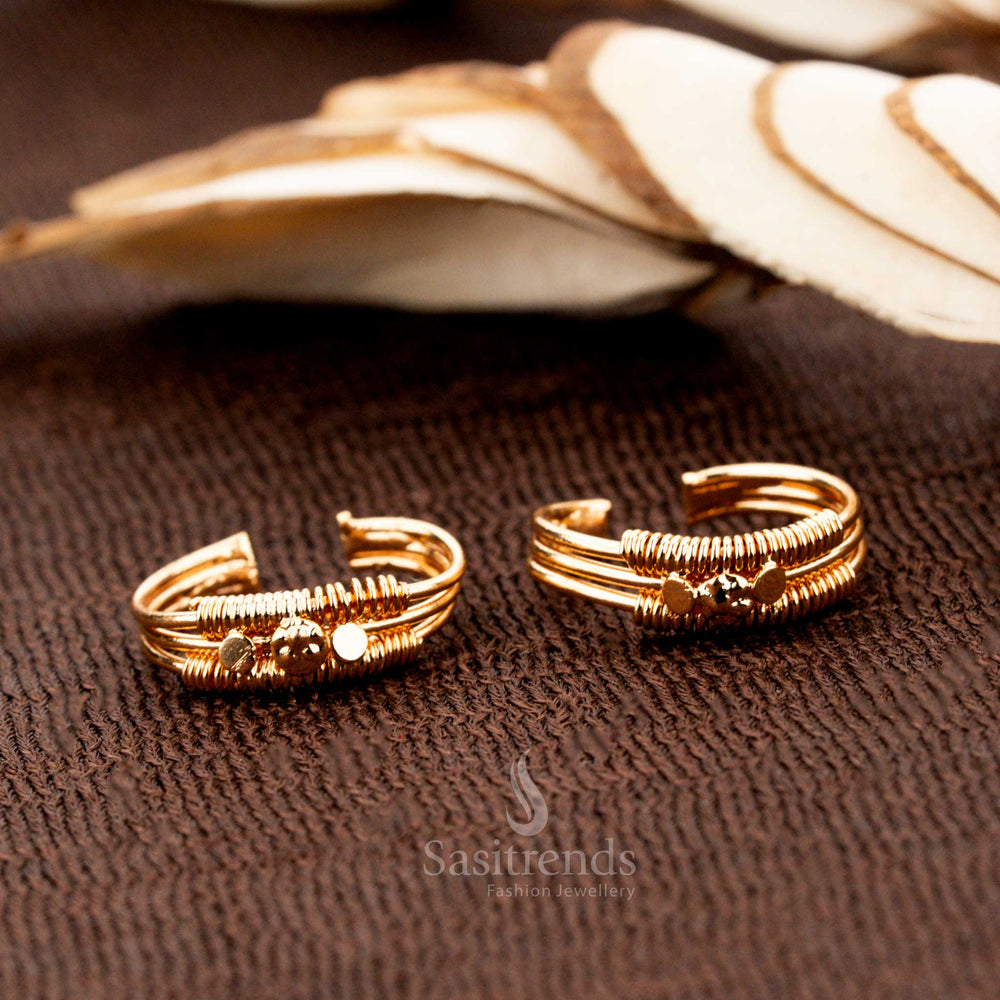 Micro Gold Plated Adjustable Traditional Toe Rings with Wire Pattern and Central Motif – Sasitrends