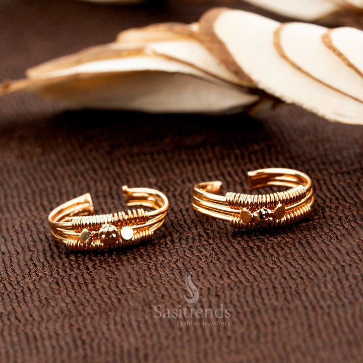 Micro Gold Plated Adjustable Traditional Toe Rings with Wire Pattern and Central Motif – Sasitrends