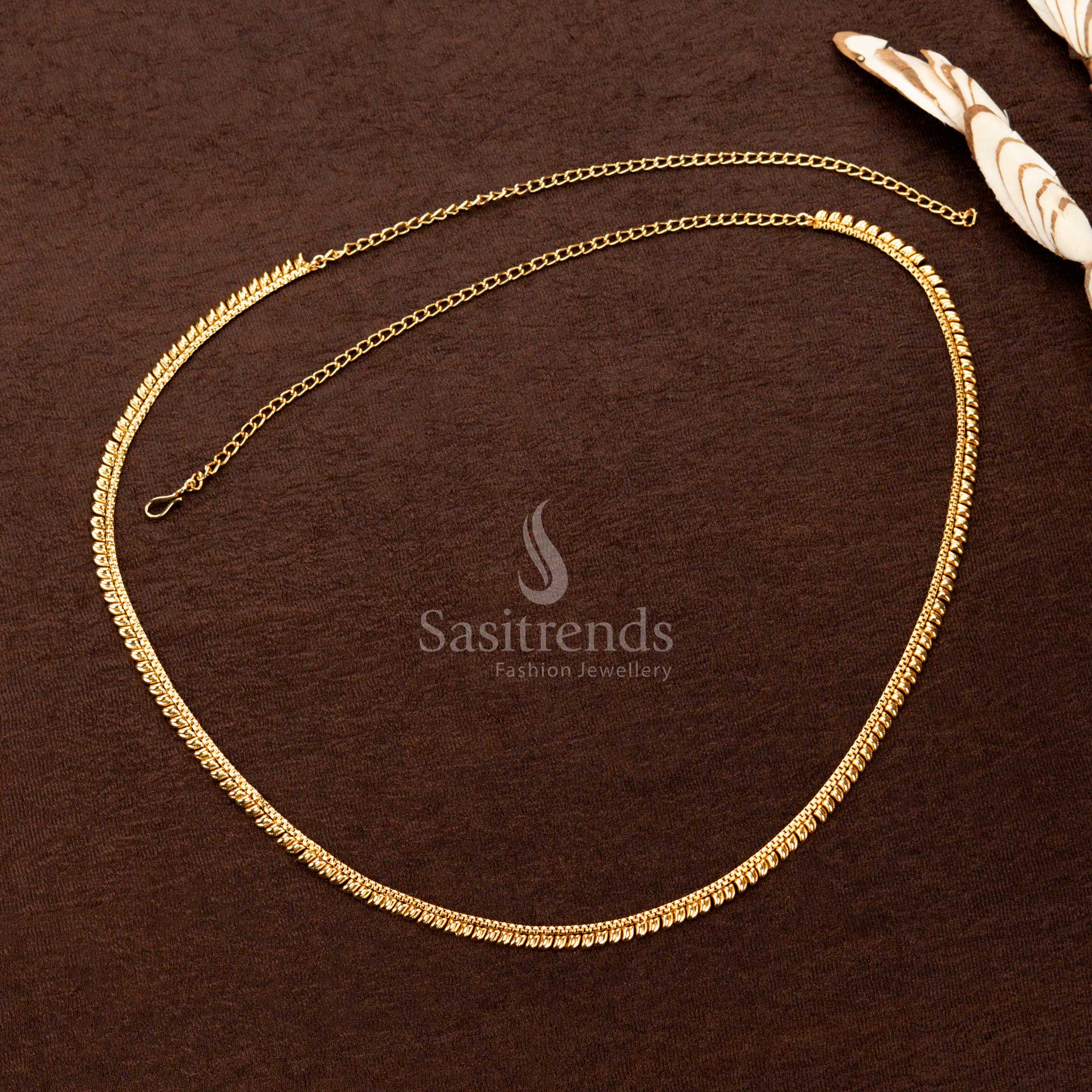 Sleek gold plated hipbelt with curved droplet detailing for sarees - Sasitrends