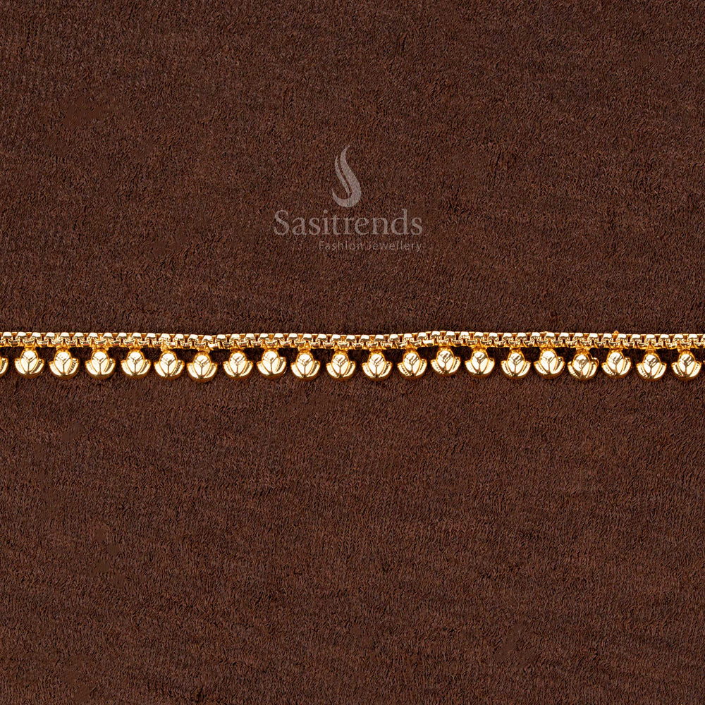 Gold plated hipbelt with single bead chain and embossed drop motifs - Sasitrends
