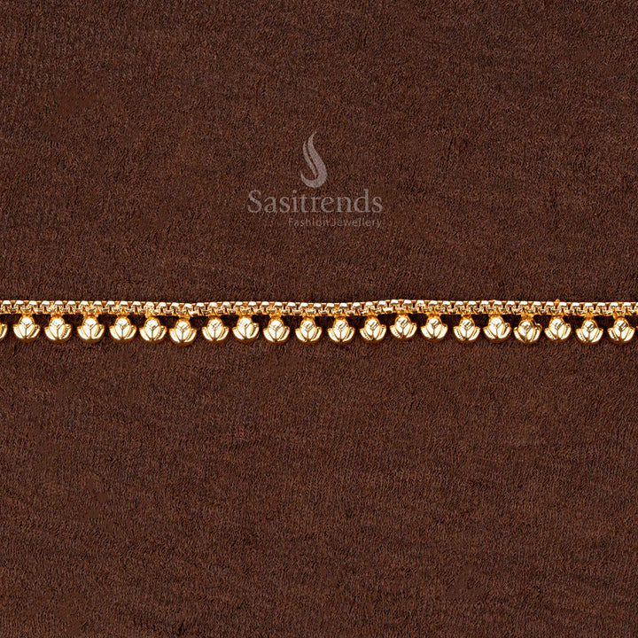 Gold plated hipbelt with single bead chain and embossed drop motifs - Sasitrends