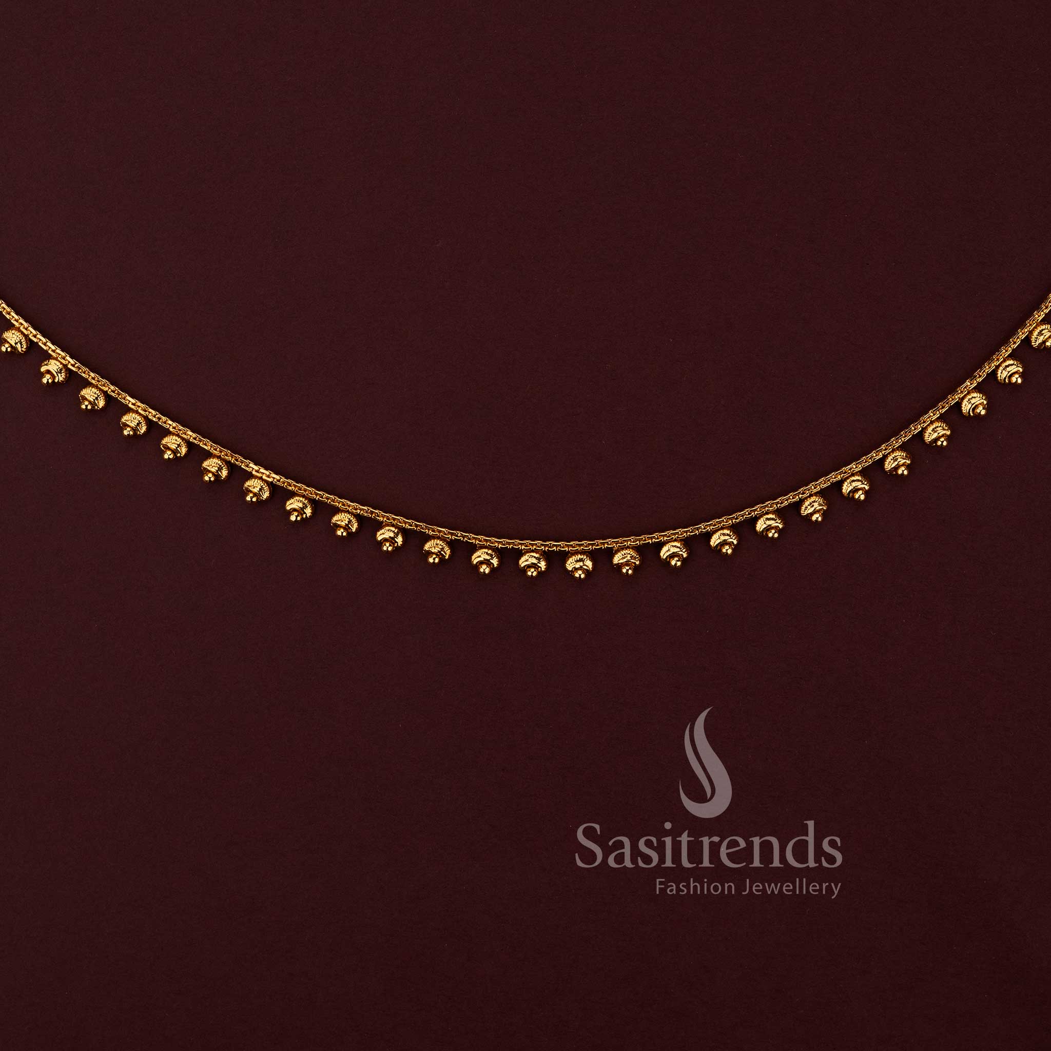 Close-up of the 2594O Kamarband showing the intricate beadwork and premium antique gold plating - Sasitrends