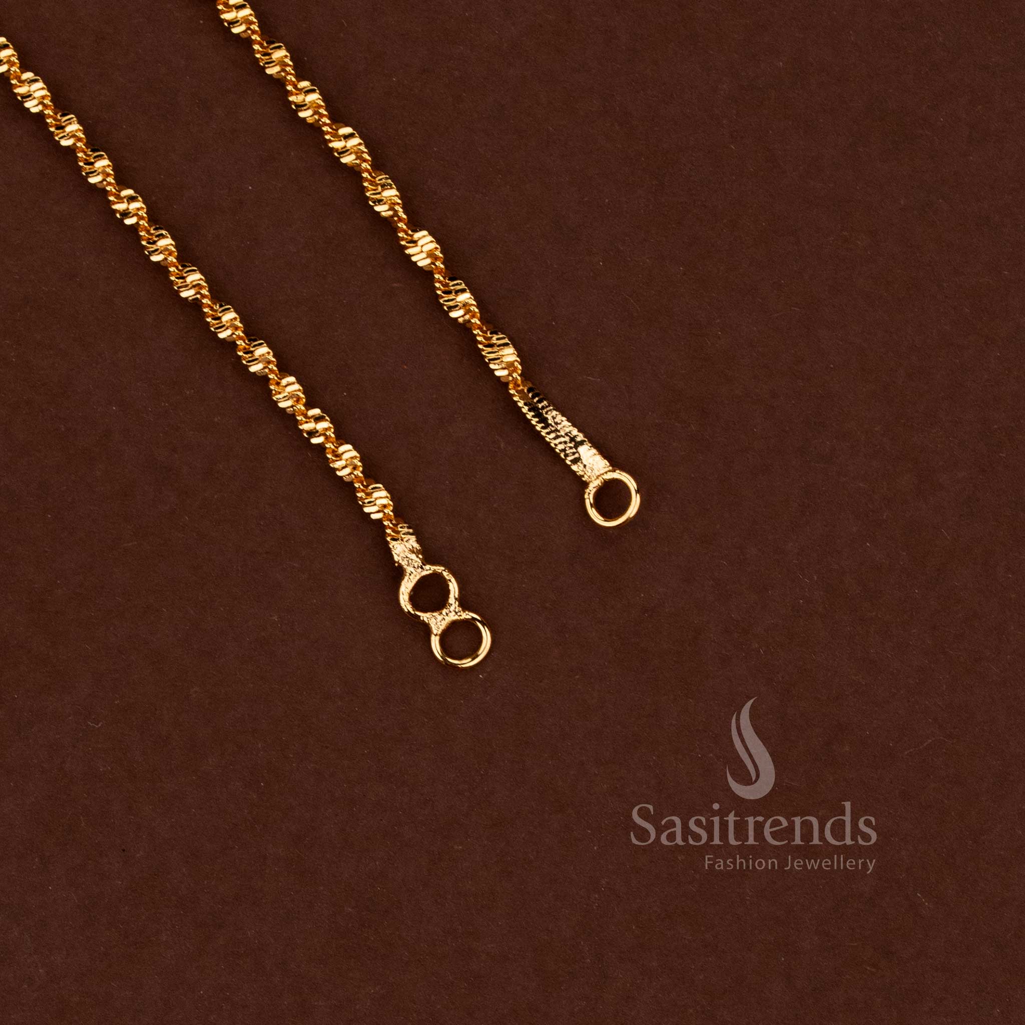 Micro gold plated spiral rope chain with a high-shine twisted design - Sasitrends