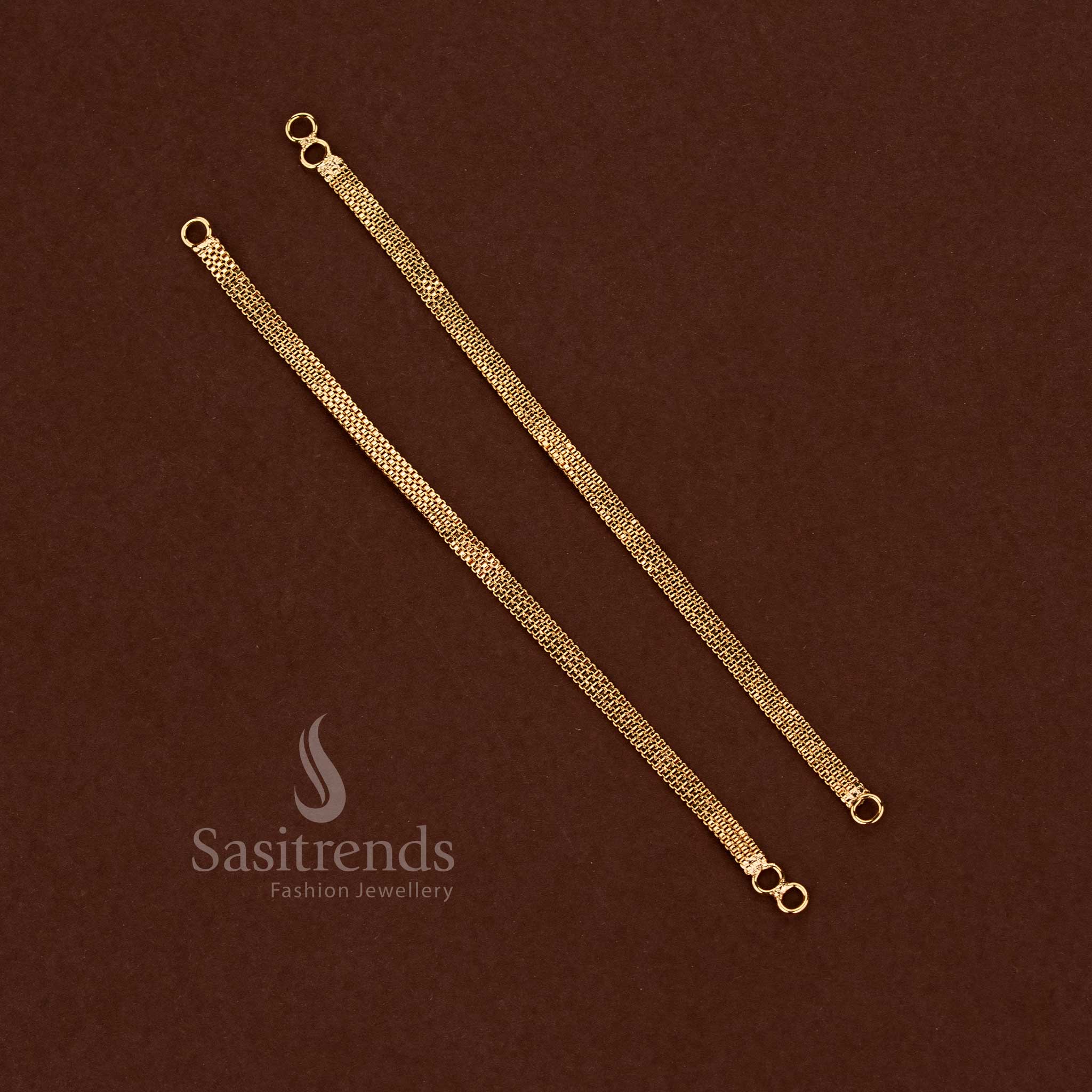 Micro gold plated triple layer box chain with a broad and durable geometric link design - Sasitrends
