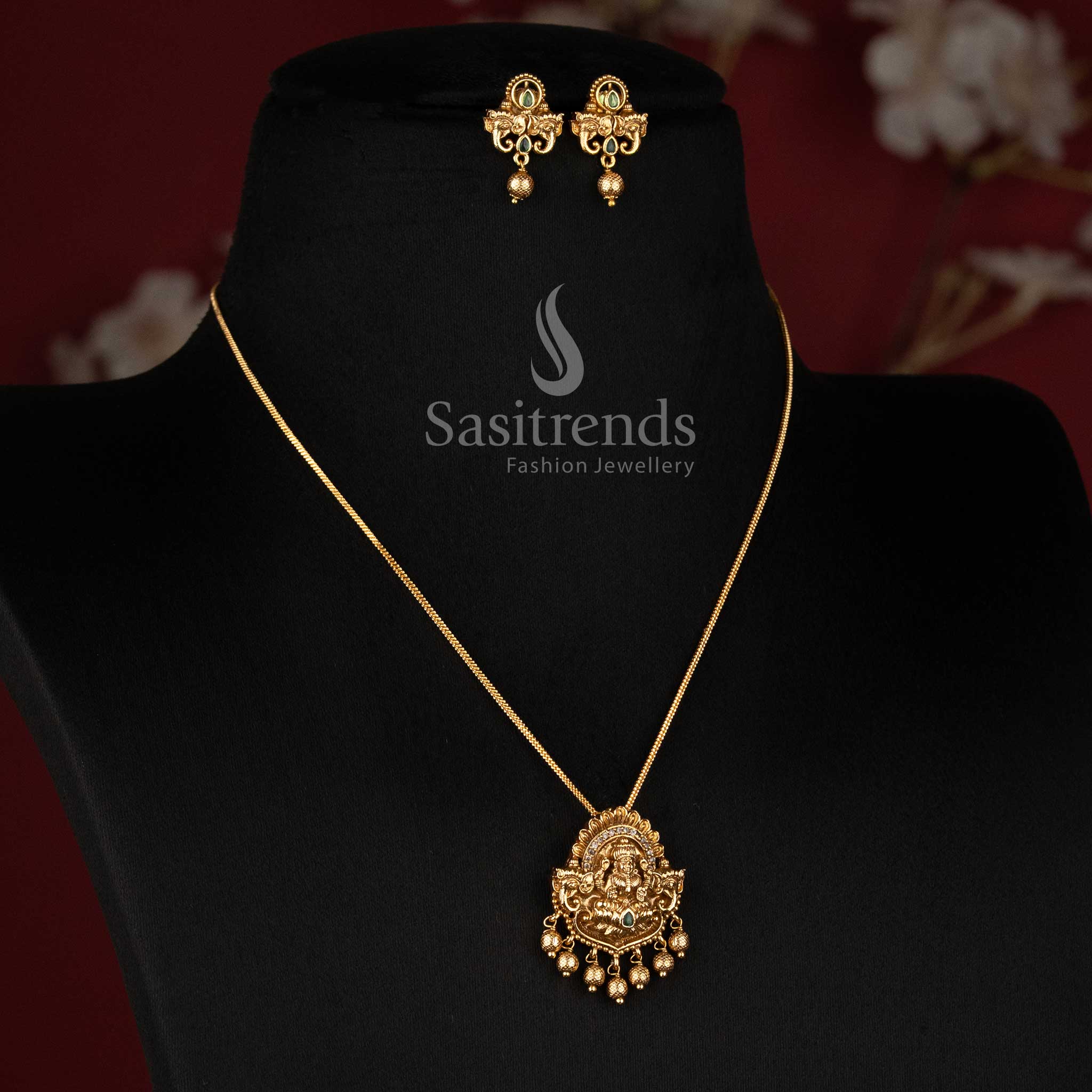 Traditional South Indian Goddess Lakshmi Necklace Set with Real Gold Look and Guaranteed Quality for Women - Sasitrends