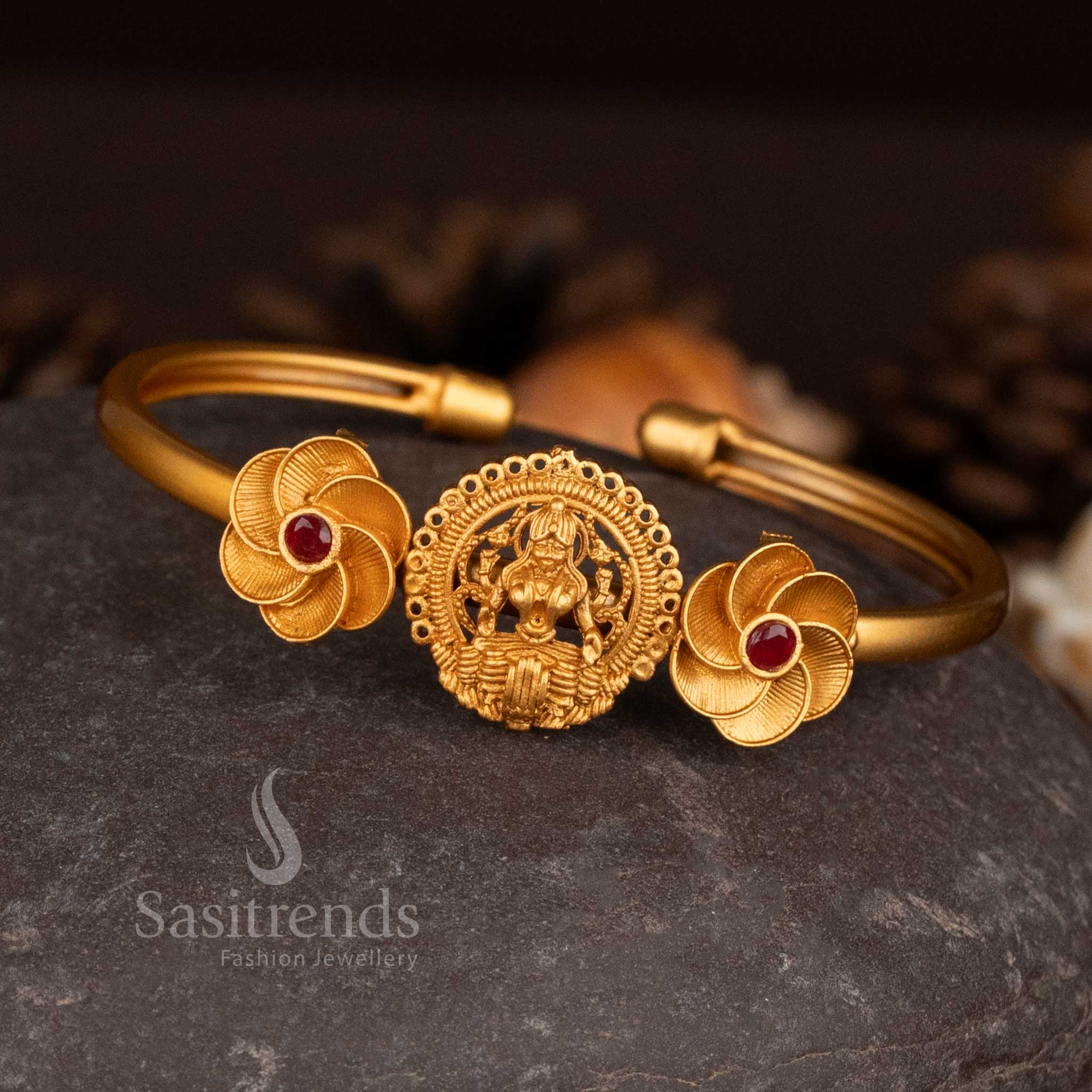Coin motif temple style bangle with leafy structure design - Sasitrends
