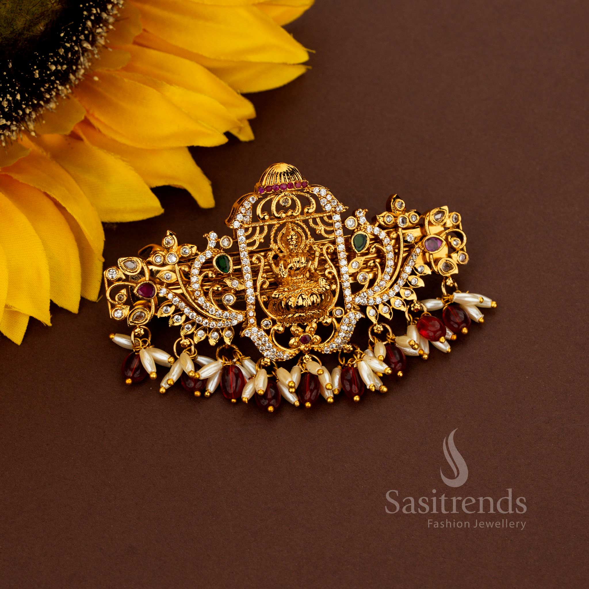 Aristocratic red Lakshmi AD pearl hair clip styled with sovereign matte gold artistry grandiose rectangular patterns sacred embellishments and resplendent elegance designed for heritage bridal charm – Sasitrends