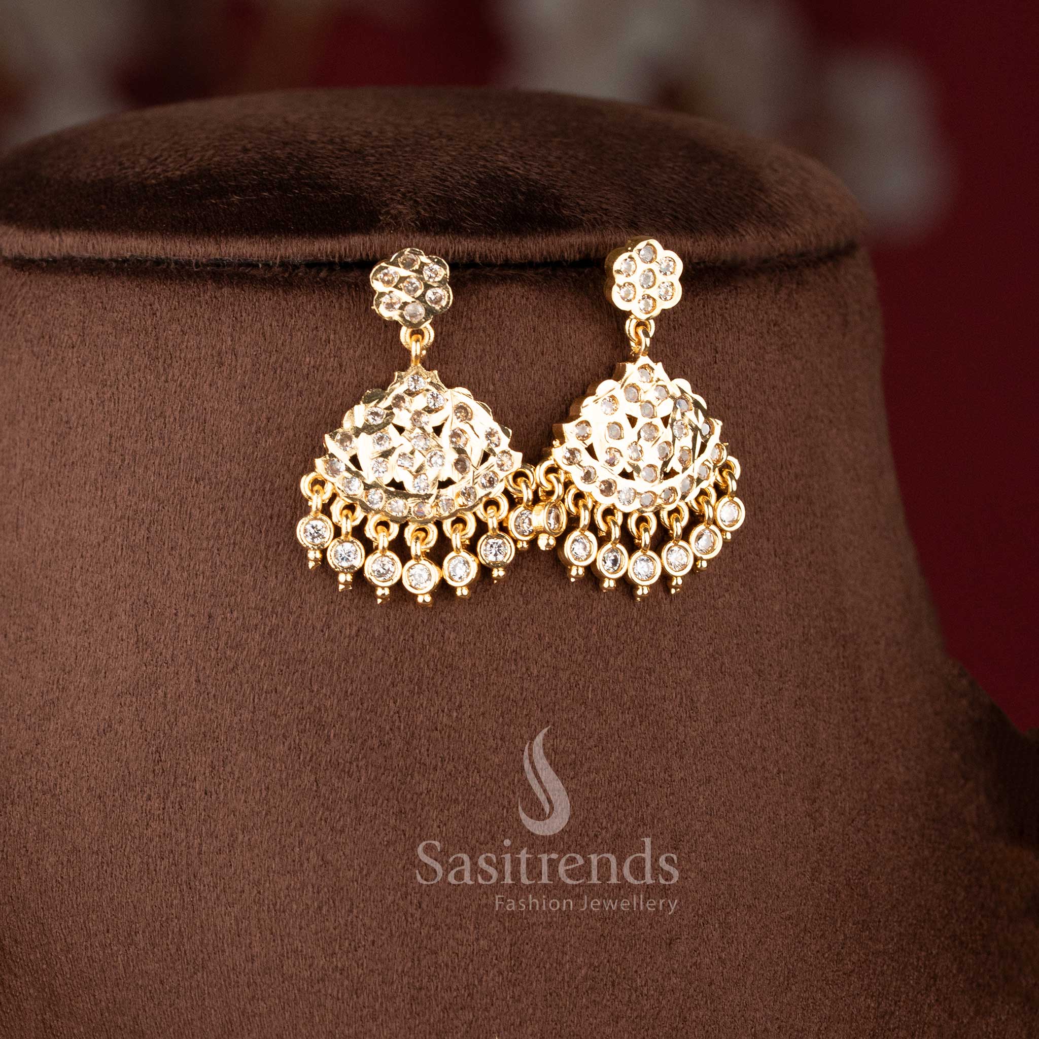South Indian attigai necklace featuring classic mango pattern motifs with premium AD stone craftsmanship - Sasitrends