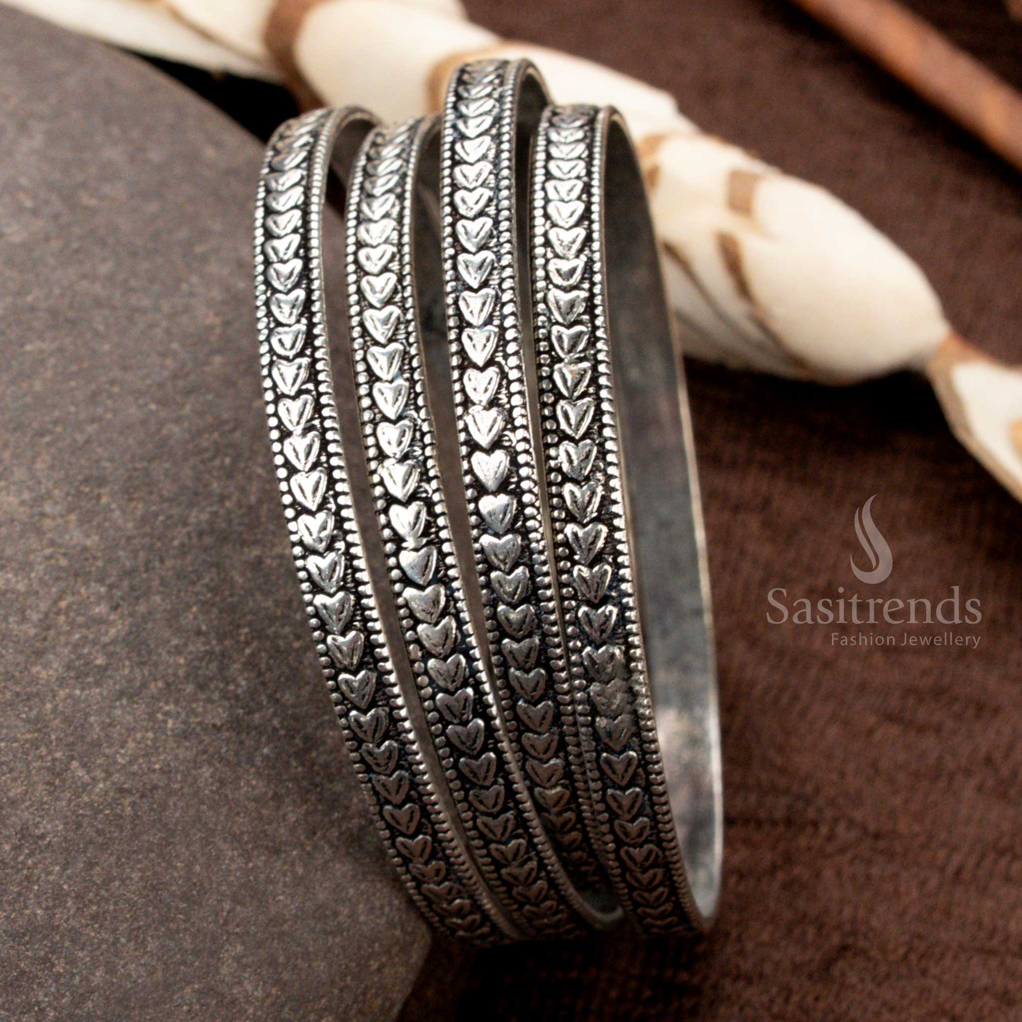 Sasitrends Oxidised Heart Motif Bangles 4-Piece Set for Women