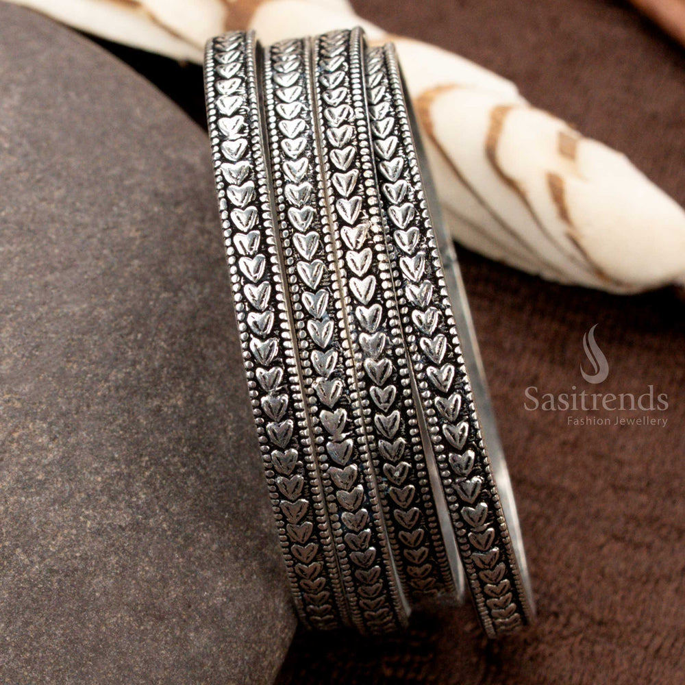 Sasitrends Elegant Ethnic Heritage Oxidised Heart Bangles