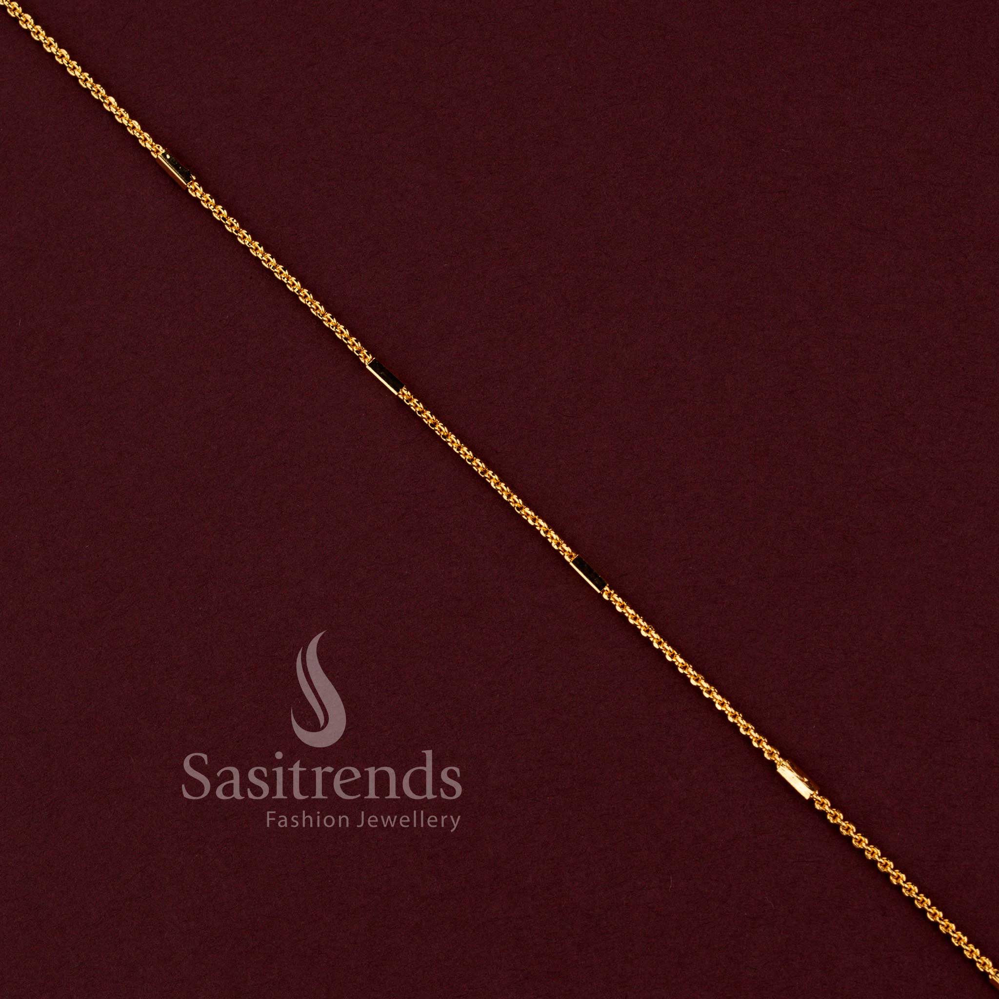 Elegant Savitham Link chain crafted with detailed traditional patterns and premium jewellery artistry for women - Sasitrends.